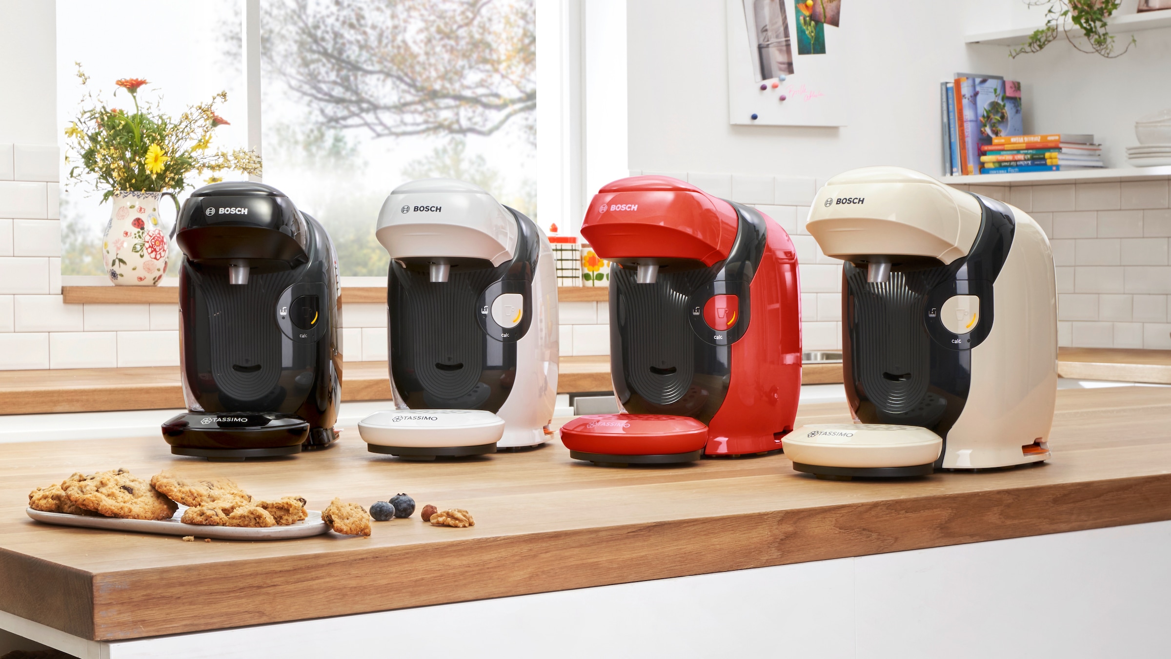 TASSIMO Kapselmaschine »style friendly TAS117E, über 70 Getränke, platzsparend«, nachhaltig, geeignet für alle Tassen, Wassertank 0,7 L, creme/schwarz
