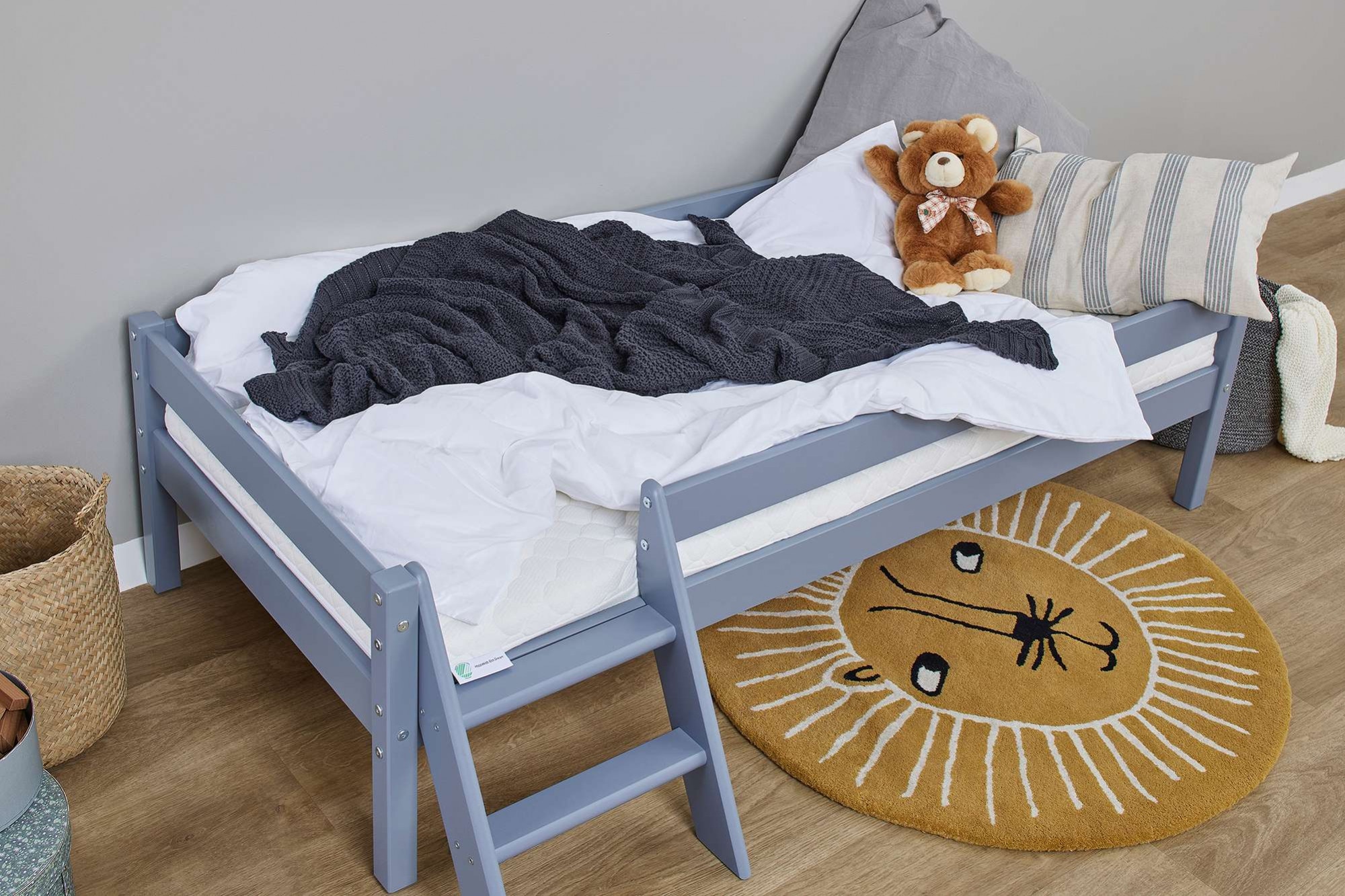 Lüttenhütt Jugendbett »ECO One«, Kinderbett mit Rausfallschutz und Leiter, 3 Farben/Matratze wählbar