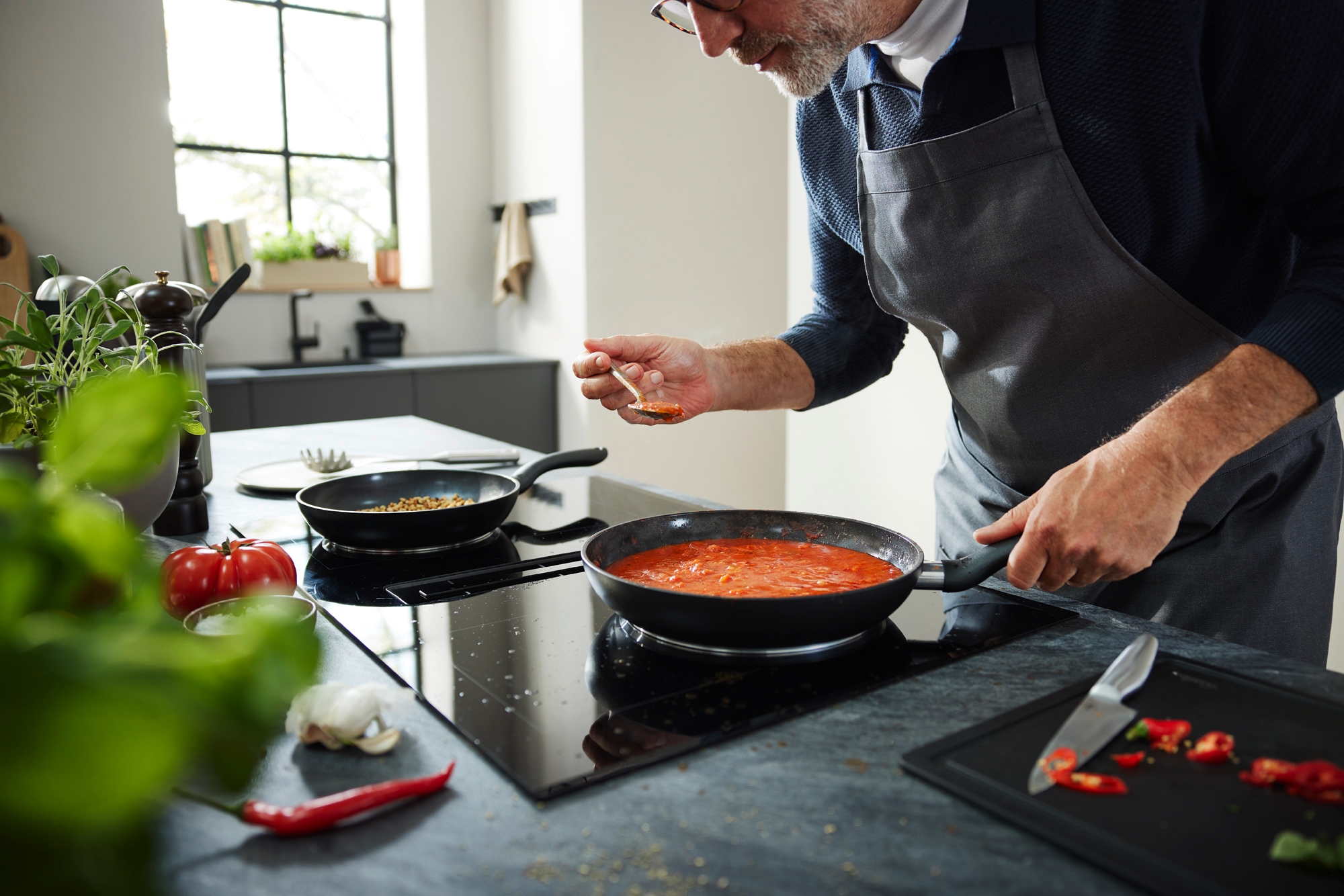 Fissler Bratpfanne »Essential«, Aluminium, (1 tlg.), Made in Germany, HERGESTELLT OHNE PFAS/PTFE, KERAMIK-BESCHICHTET