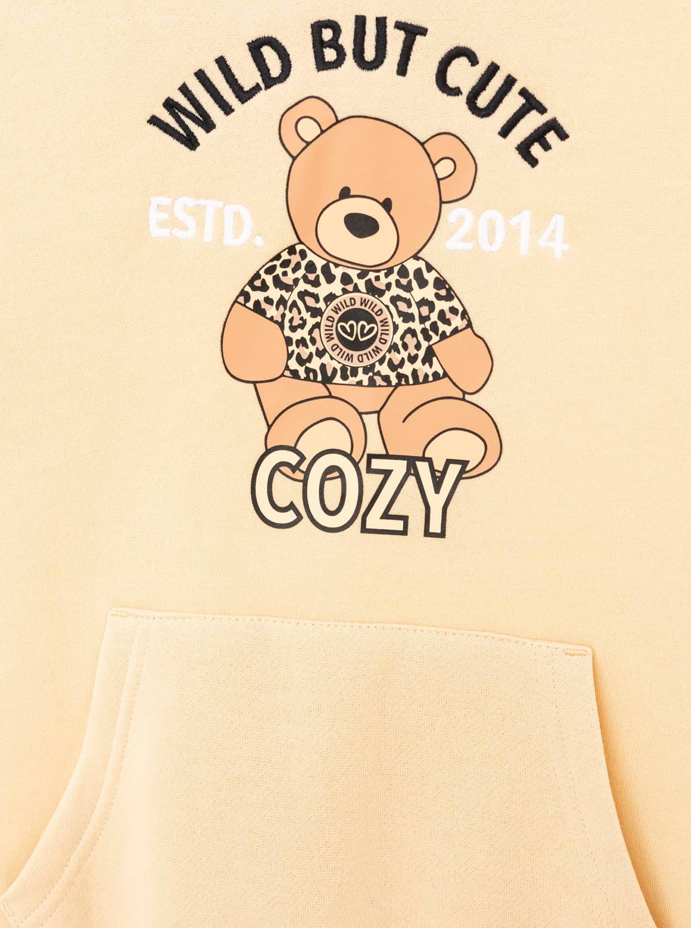 Zwillingsherz Hoodie »"Wild But Cute"«, Mini-Me,mit niedlichem Teddybär und selbstbewusstem Slogan
