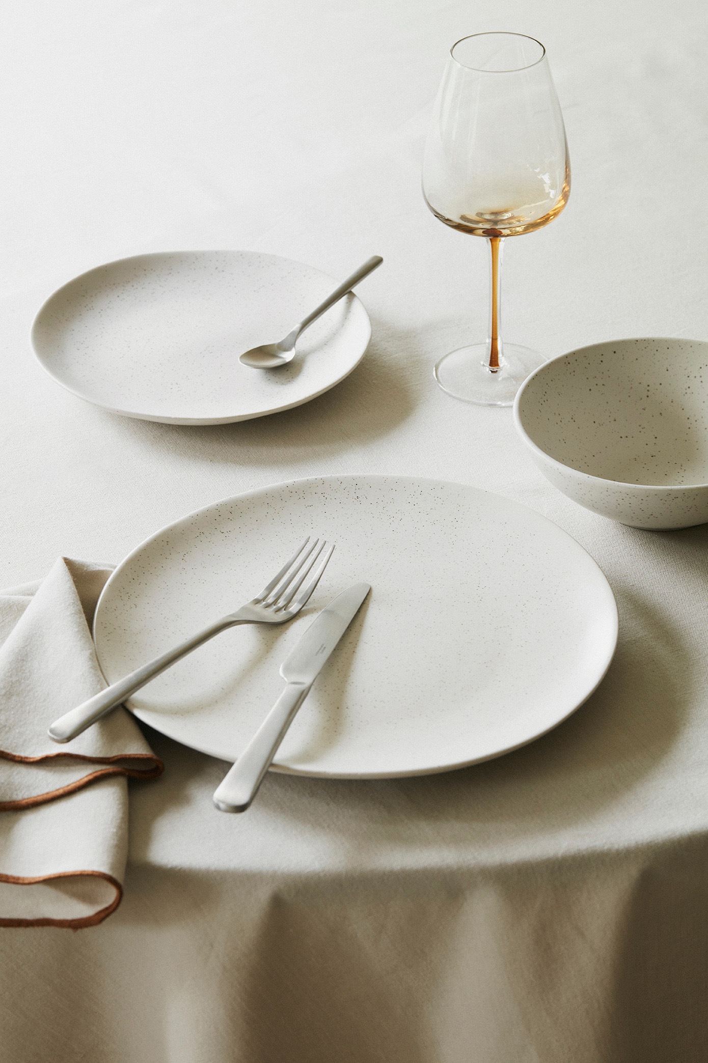 Broste Copenhagen Geschirr-Set »Nordic Vanilla, inklusive Spültuch Set aus 100% Baumwolle«, (Set, 7 tlg.), Beliebte Geschirr Sets Exclusiv mit Geschenk