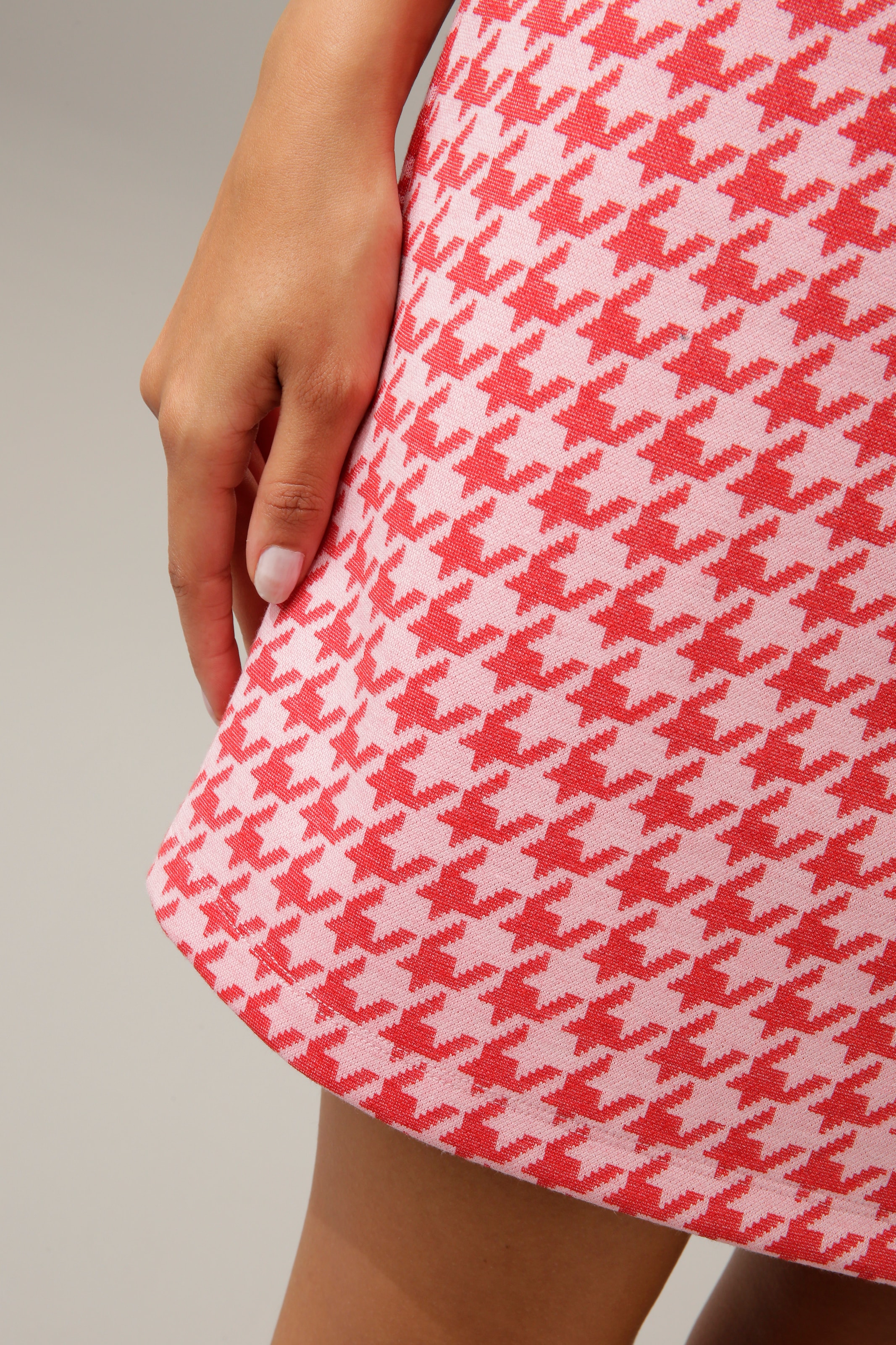 Aniston CASUAL Minirock, mit farbenfrohem Hahnentritt-Muster online kaufen