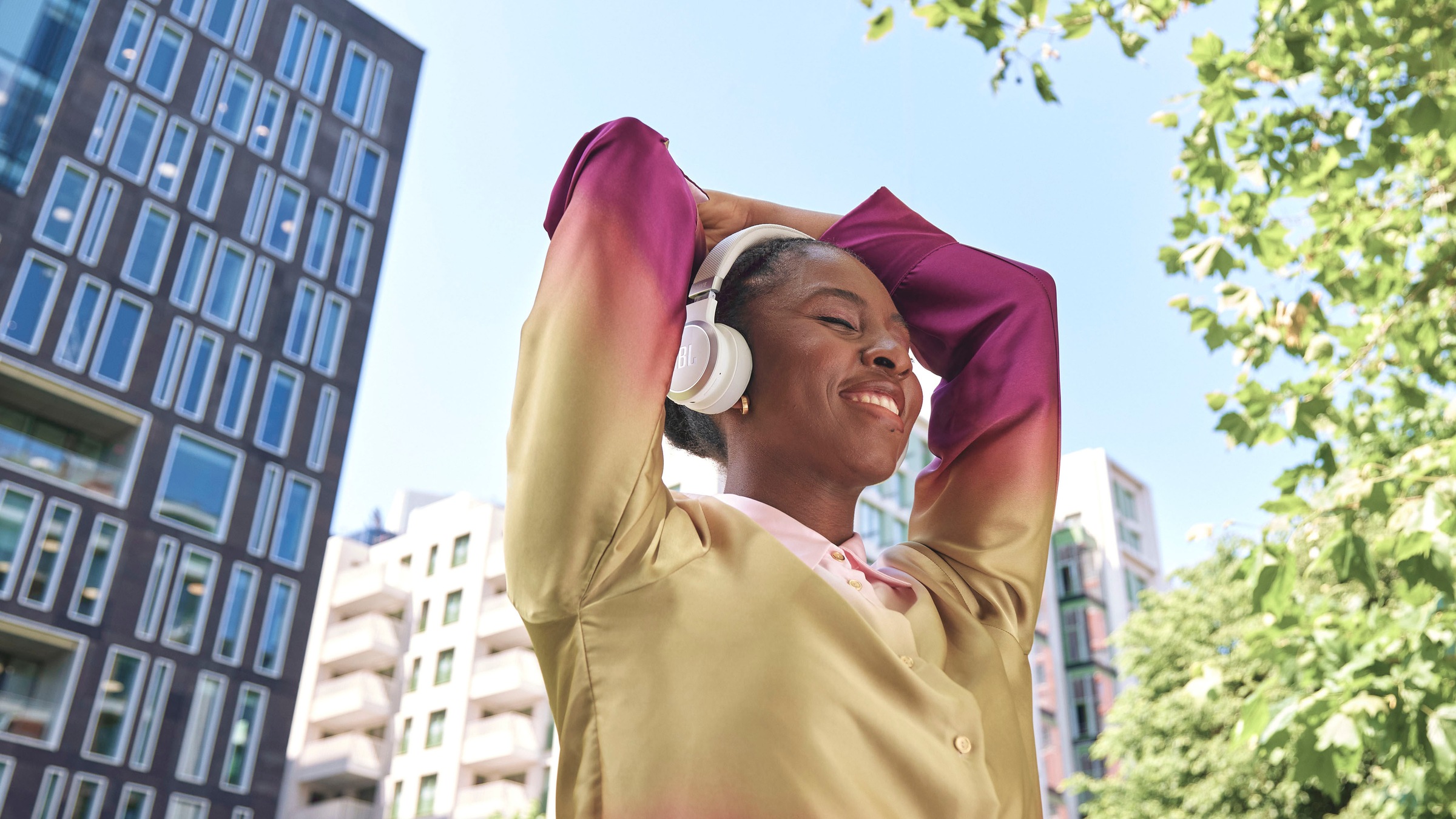 JBL Kopfhörer »LIVE 670NC«, Bluetooth On-Ear-Kopfhörer