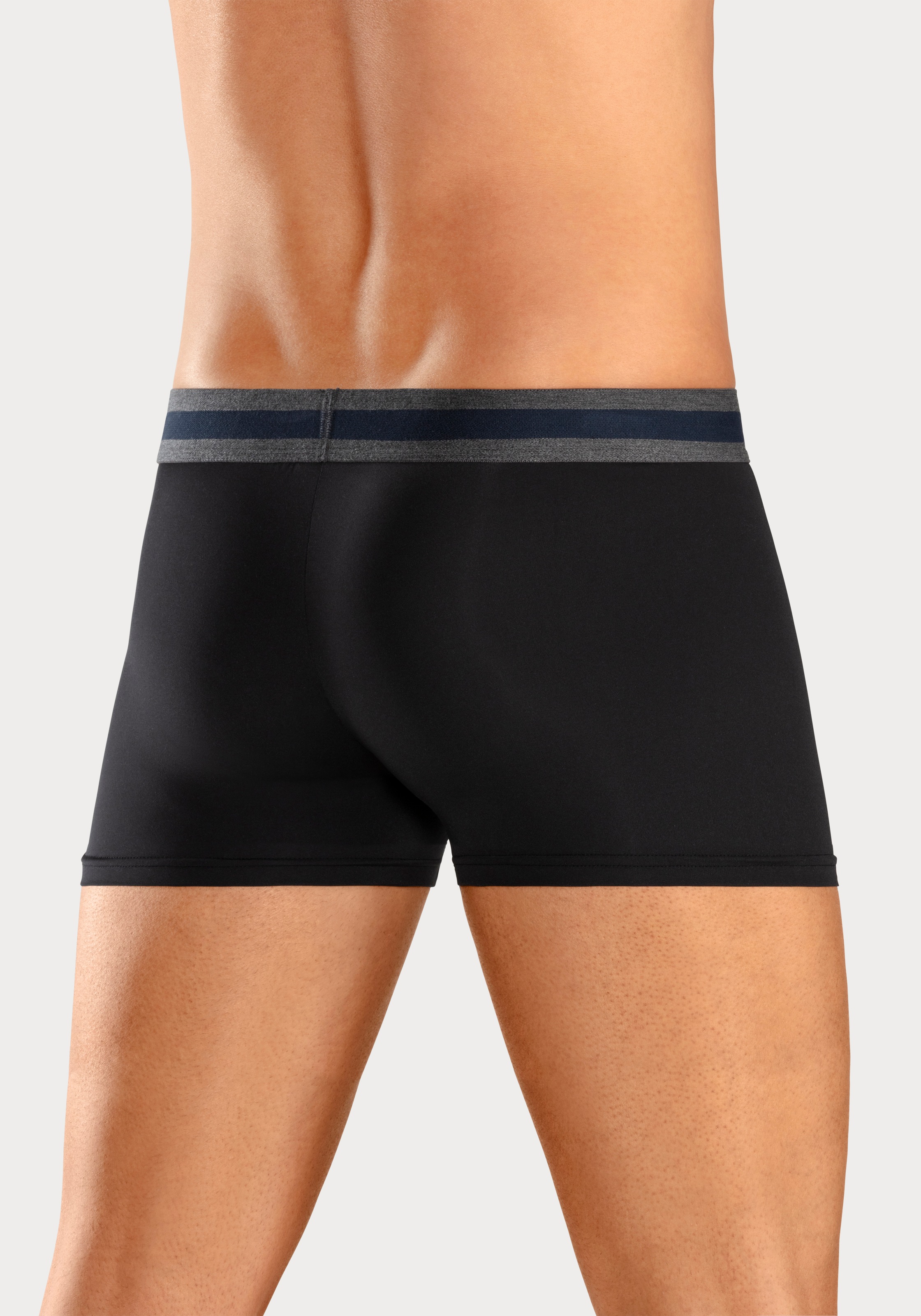 Bench. Boxer »Boxershorts für Herren«, (Packung, 4 St.), mit Overlock-Nähten vorn