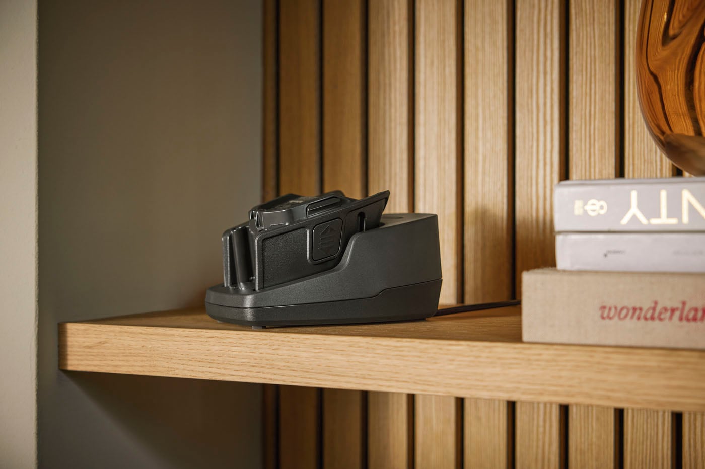 Miele Ladestation »Original Zubehör – Ladestation für Lithium-Ionen-Akku für Triflex«, (Packung, 1 St.)