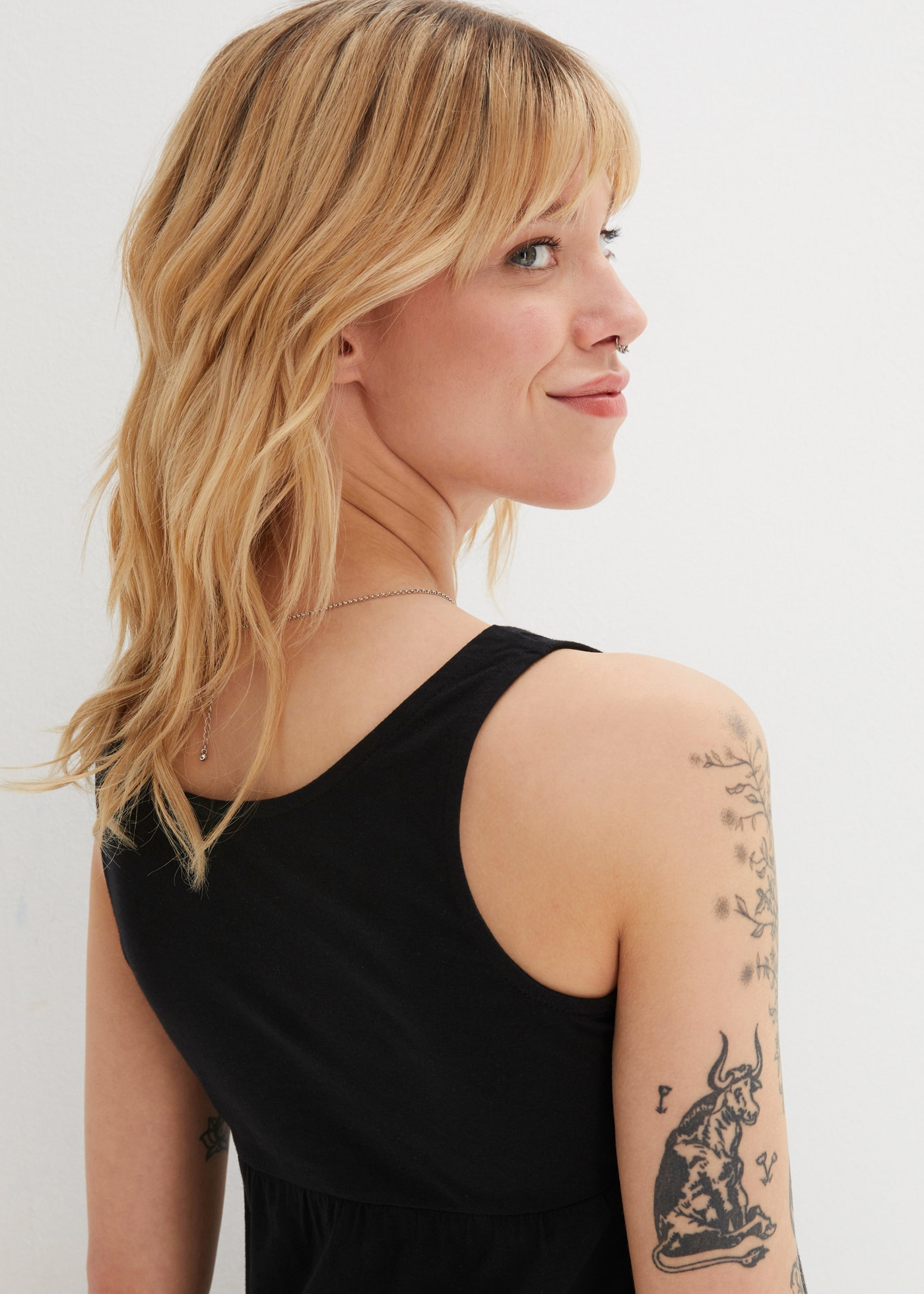 bonprix Jerseykleid »Baumwoll Jerseykleid, kurz« 2 Stk. tlg. mit Volant, Rundhalsausschnitt und Knopfleiste