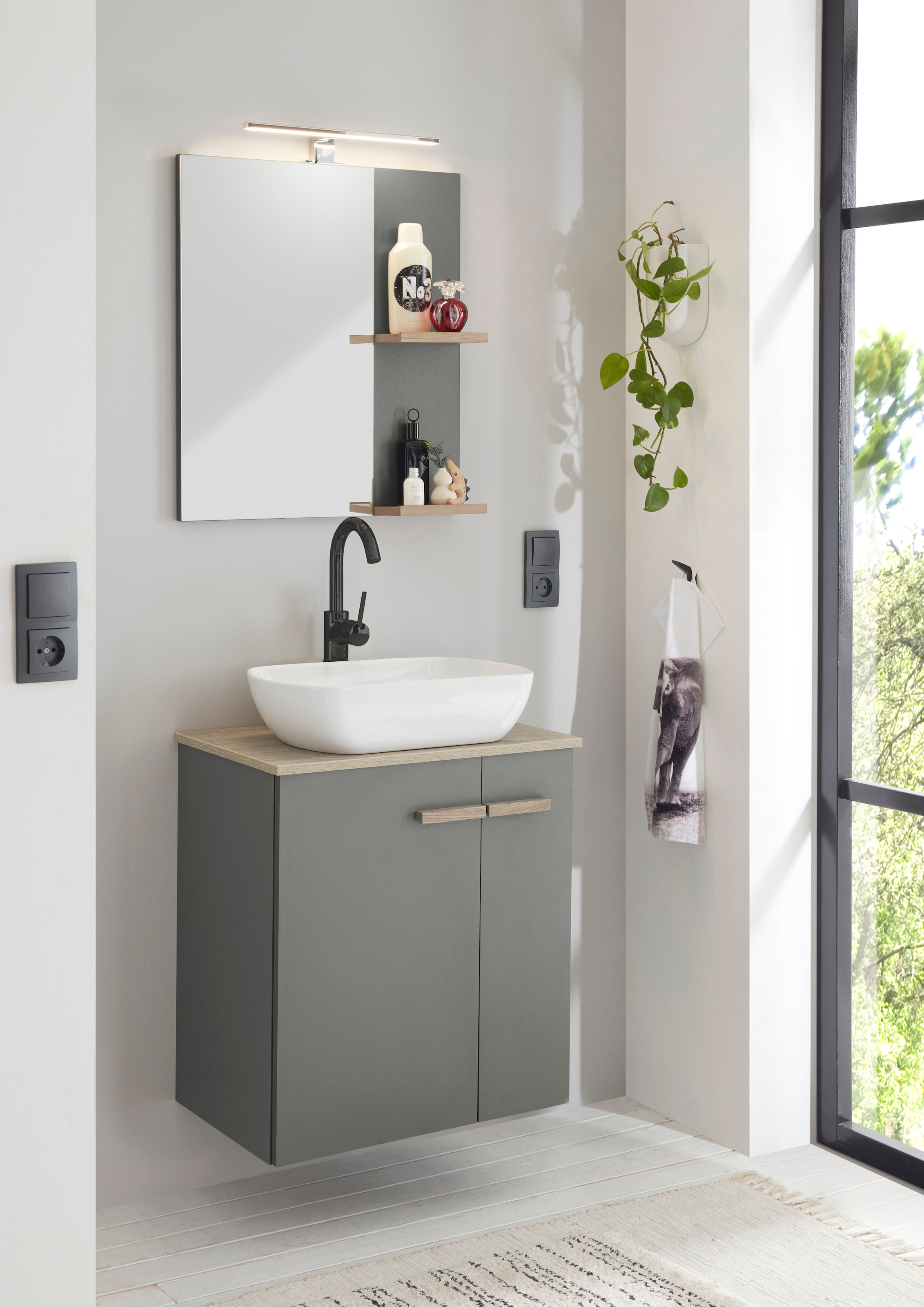 Places of Style Badmöbel-Set »SOLiD, Badmöbel-Set, Bad im modernen Design, 2-teiliges Badezimmer«, (2 St.), Waschtisch mit Waschbecken, Spiegel mit LED, Breite 60 cm