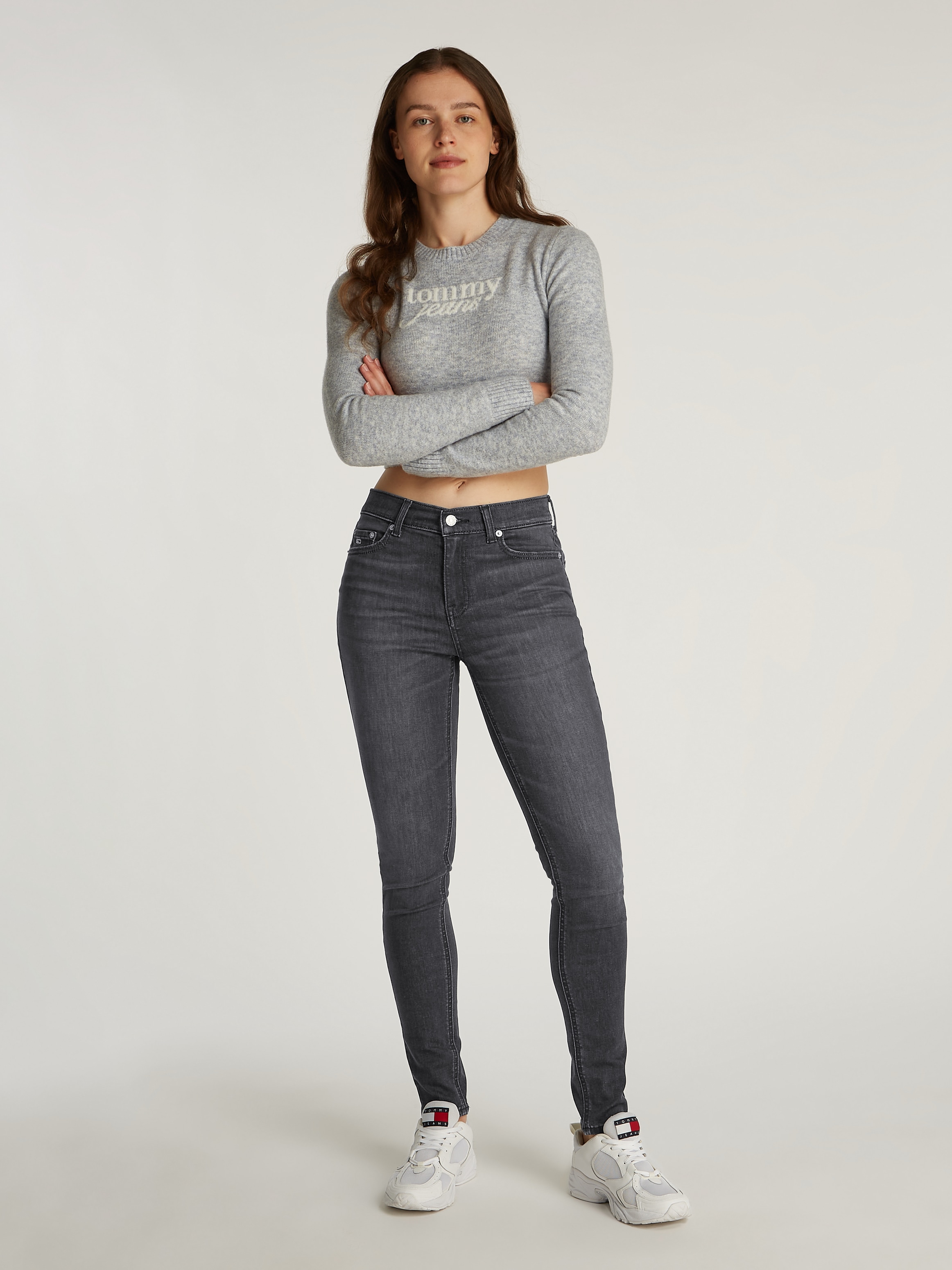Tommy Jeans Skinny-fit-Jeans »NORA MR SKNY AH1280«, mit Logo-Badge