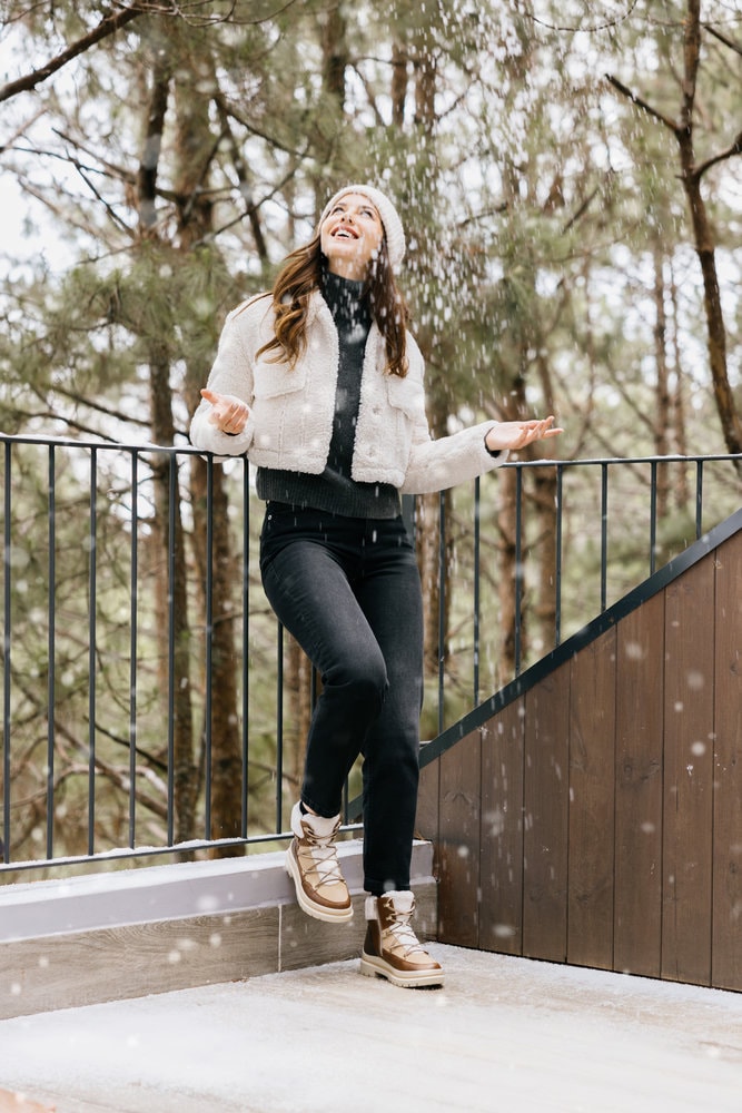 Remonte Winterboots, Blockabsatz, Winterboots, Outdoorschuh mit Ösen und Kontrastbesätzen