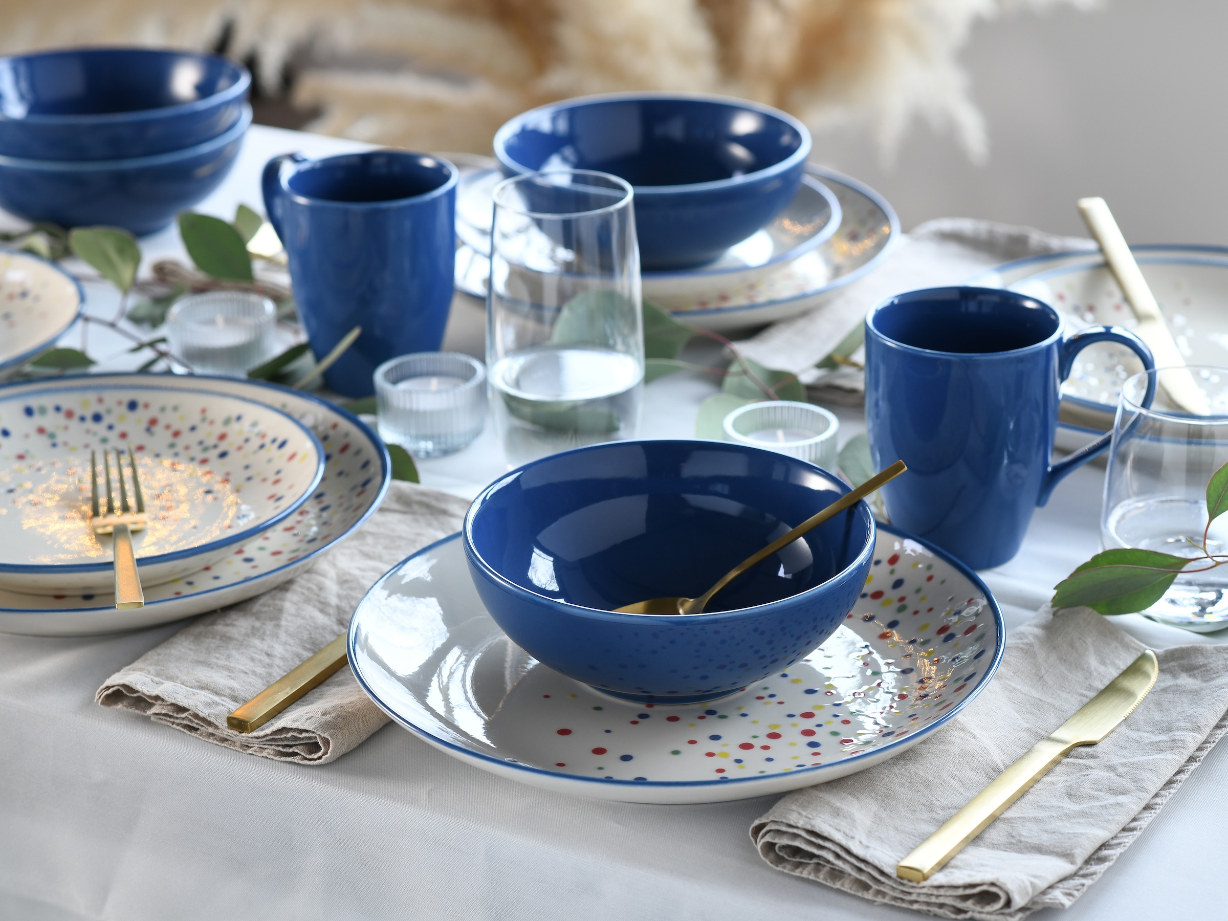 CreaTable Kombiservice »Joy, Kombi-Service 16-tlg.«, (Set, 16 tlg.), Unregelmäßige bunte Punkte, Gute Laune Geschirr, Frisch, Freundlich