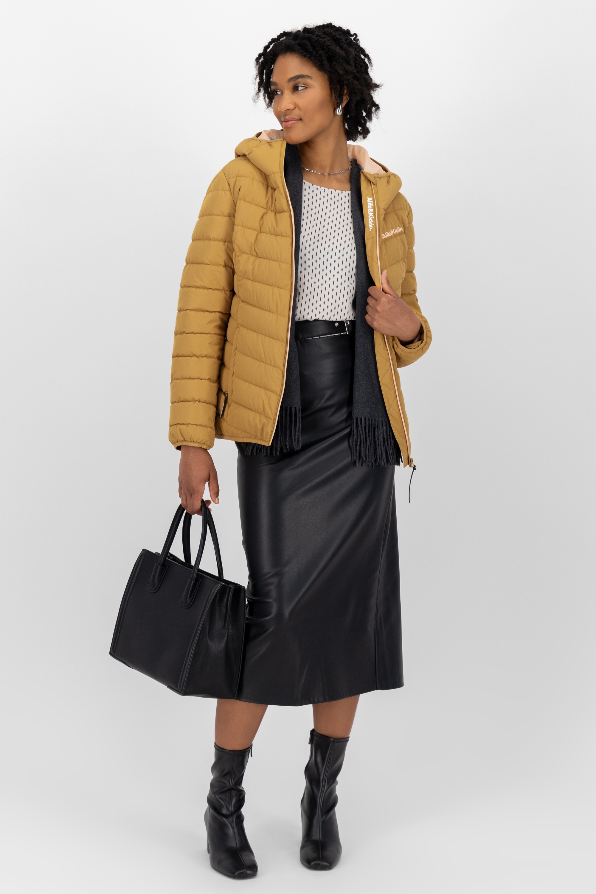 Alife & Kickin Winterjacke »Damen RabeaAK A«, Moderne Steppjacke mit gefütterter Kapuze in schmaler Passform