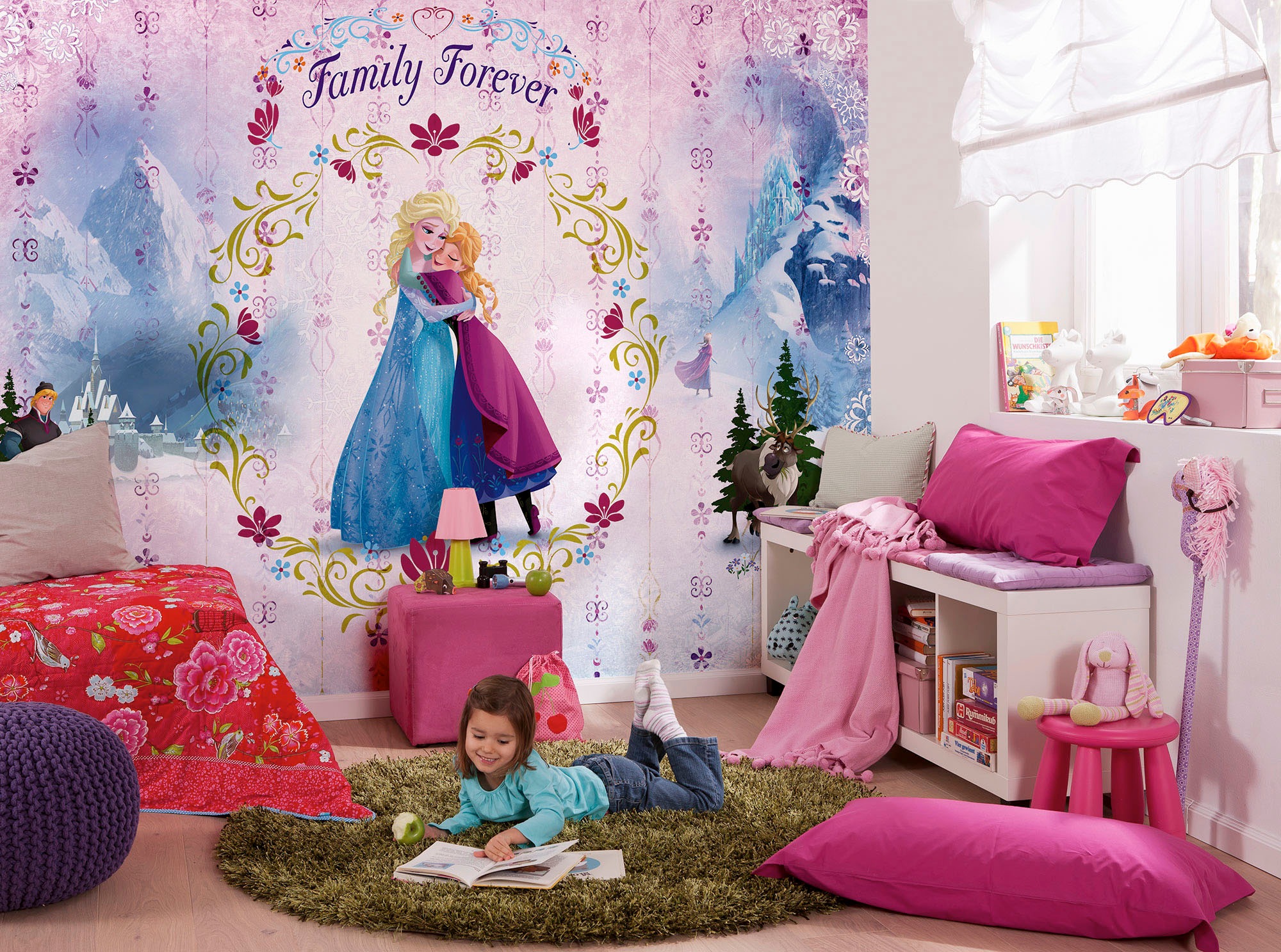 Komar Vliestapete »Digitaldruck Vlies - Frozen Family Forever - Größe 400 x 260 cm«, bedruckt, Wohnzimmer, Schlafzimmer