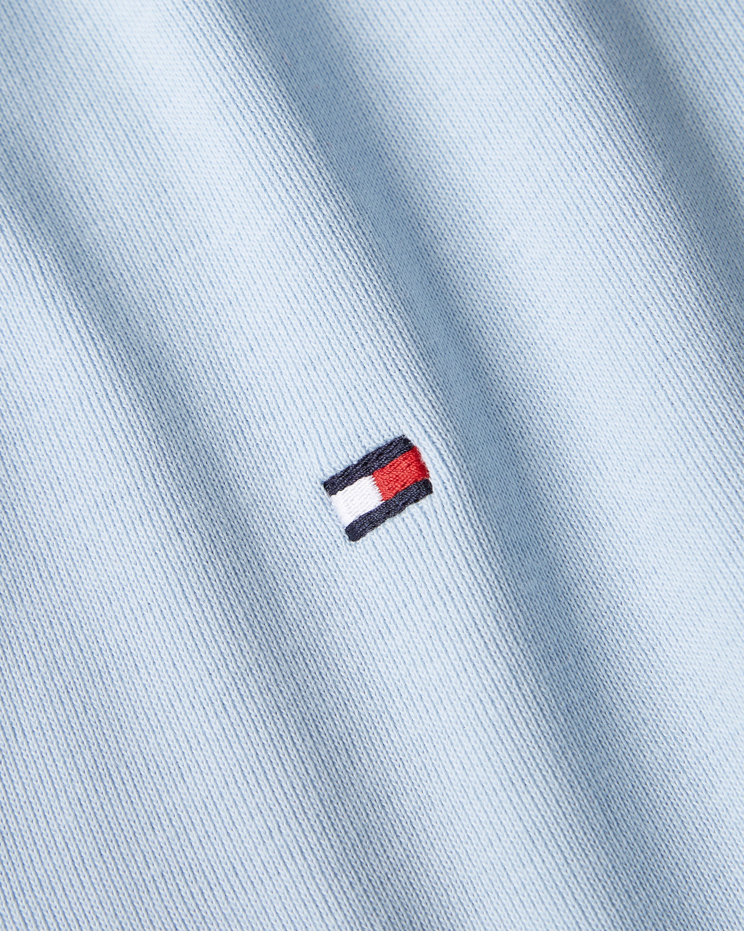 Tommy Hilfiger T-Shirt »SLIM CODY V-NK SS«, mit Logostickerei