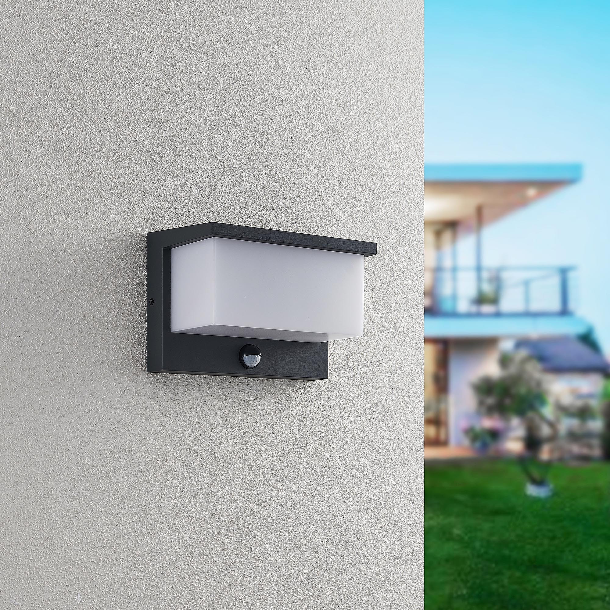 TRIO Leuchten LED Außen-Wandleuchte »NESTOS, Outdoor Wandlampe Hauswand IP54, LED 13W 1300 Lumen 3000 K«, 1 flammig, Leuchtmittel LED-Board | LED fest integriert, LED Wandlampe anthrazit, Garten Terrasse Hauswand, mit Bewegungsmelder