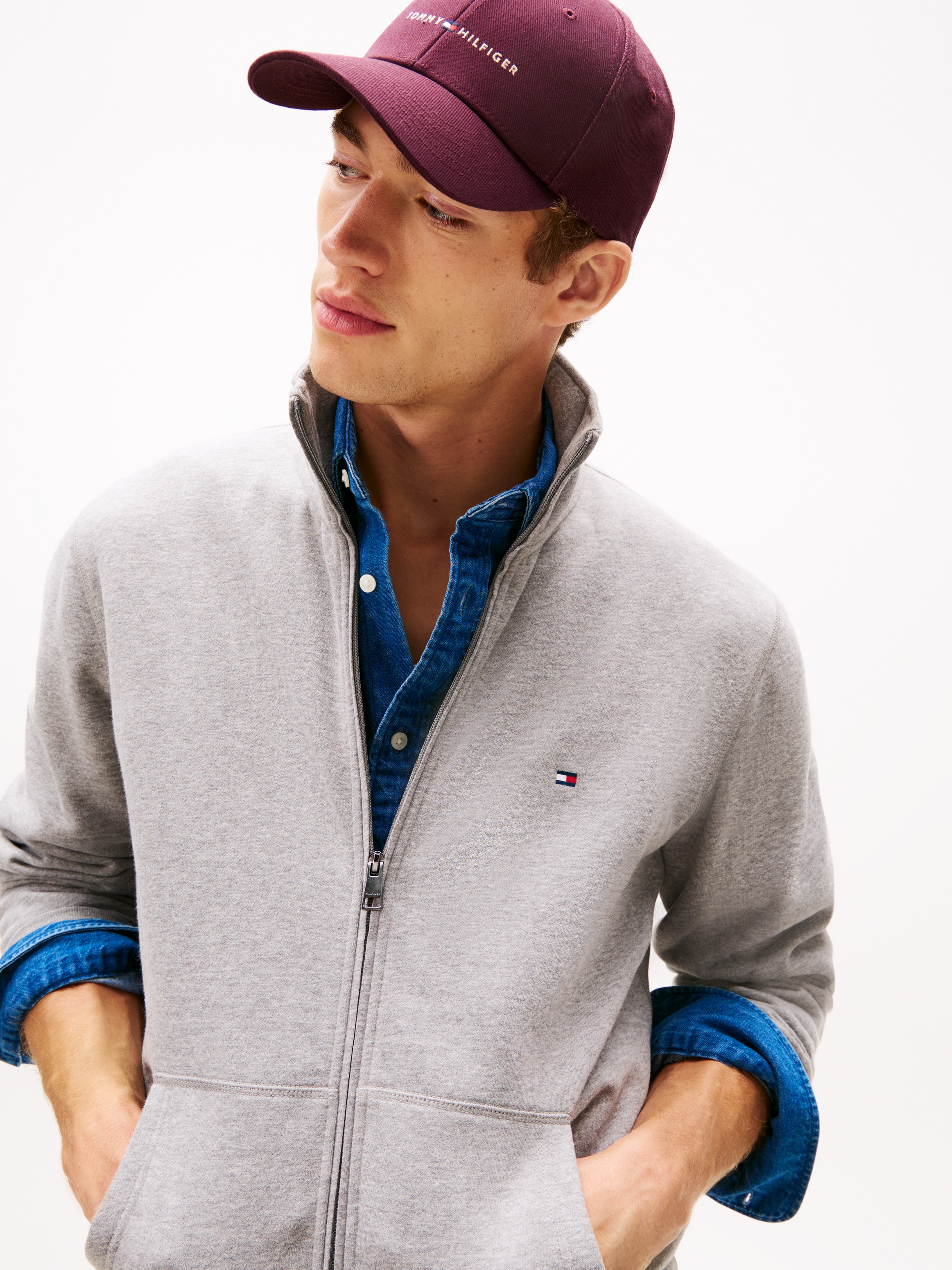 Tommy Hilfiger Sweatjacke »ESSENTIAL FLEECE STAND COLLAR« mit Stehkragen, regular fit, Rippbündchen