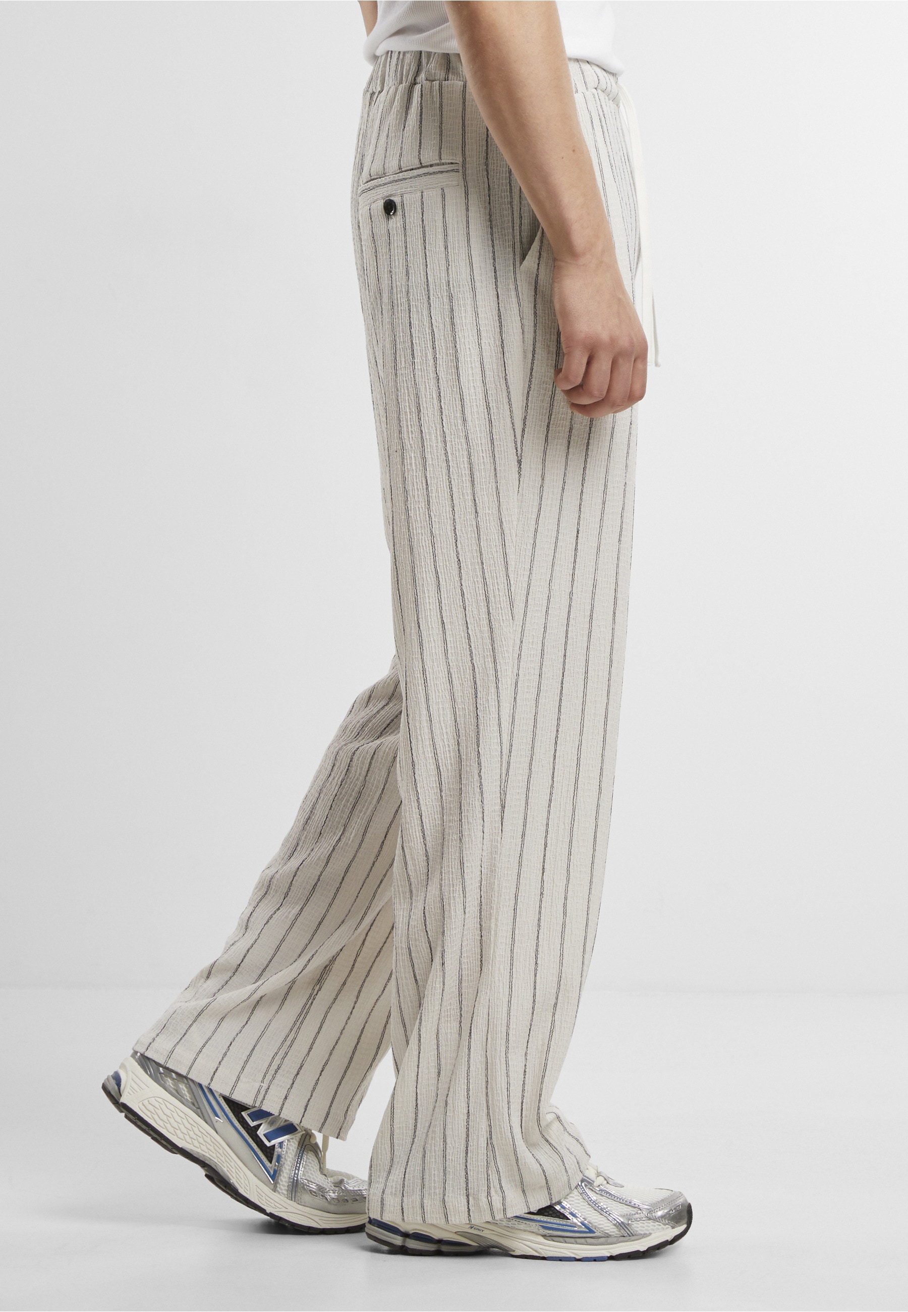 URBAN CLASSICS Stoffhose »Urban Classics Striped Crinkle Resort Pants«