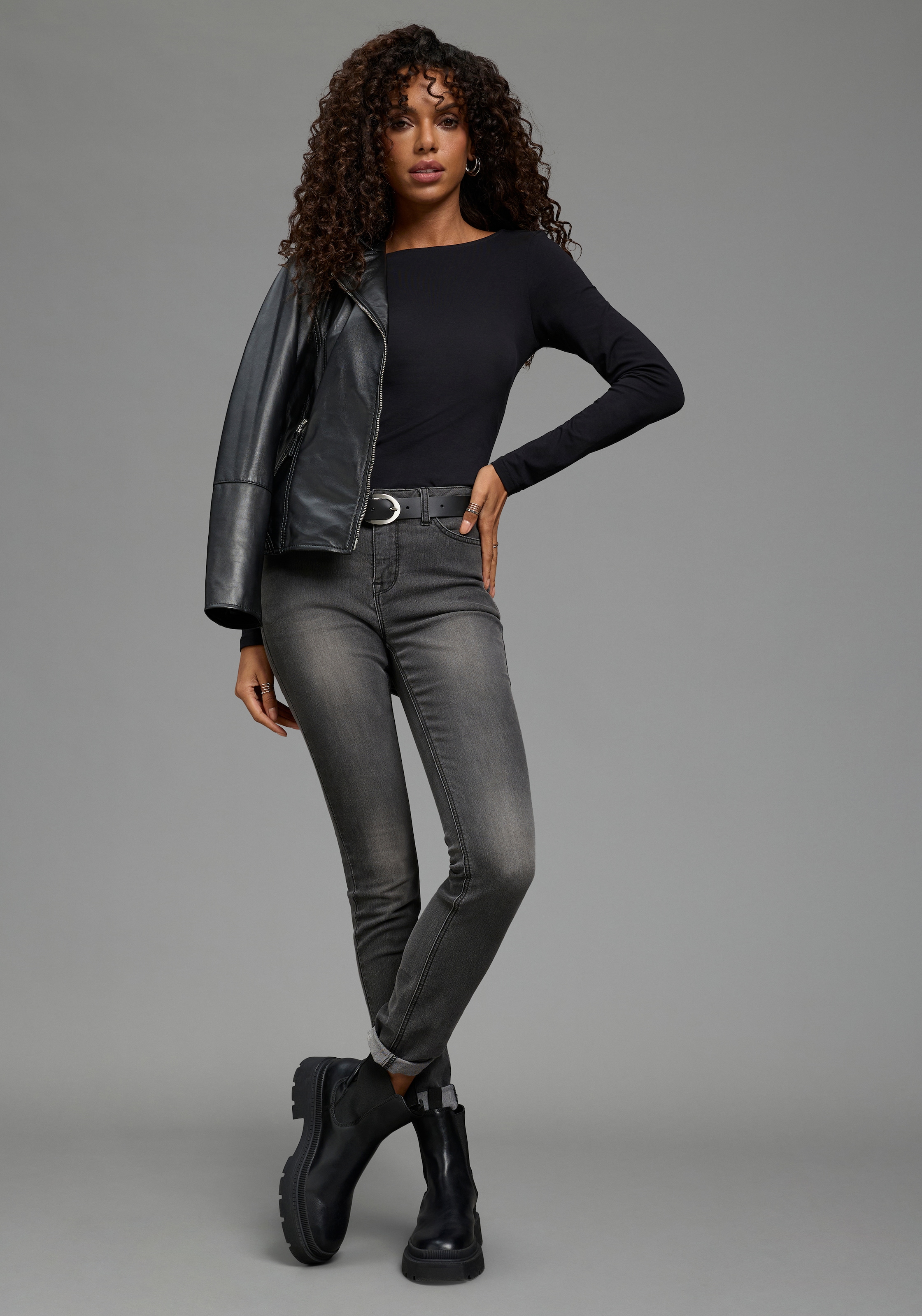 Bruno Banani Longsleeve »mit tiefem Rückenausschnitt« Packung, 2er-Pack,  figurbetonte Passform, hüftlange Form, aus Single Jersey
