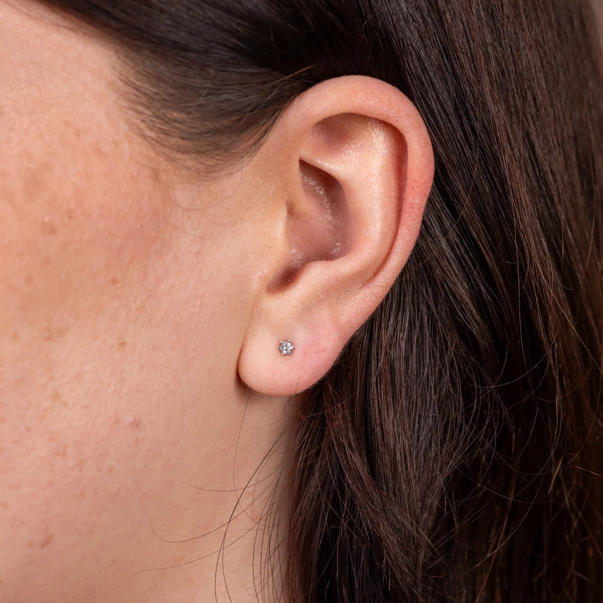 LYOMI Paar Ohrstecker »585/- Weißgold 2 synth. Diam. 0,10 ct.«