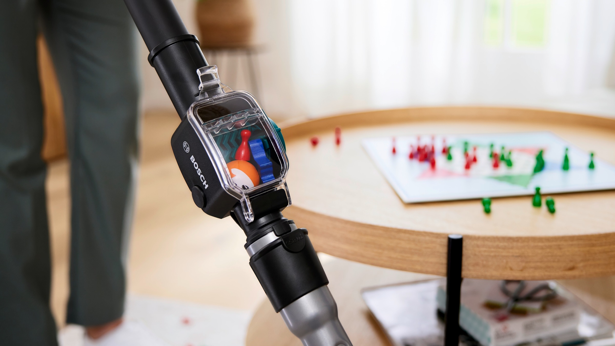 BOSCH Bodenstaubsauger »Serie 6 ProFamily BGC41XFMLY, Testsieger, ideal für Allergiker« 750 W beutellos Hygiene-Filter, 10 Jahre Motorgarantie, XXL-Polsterdüse, leise, blau