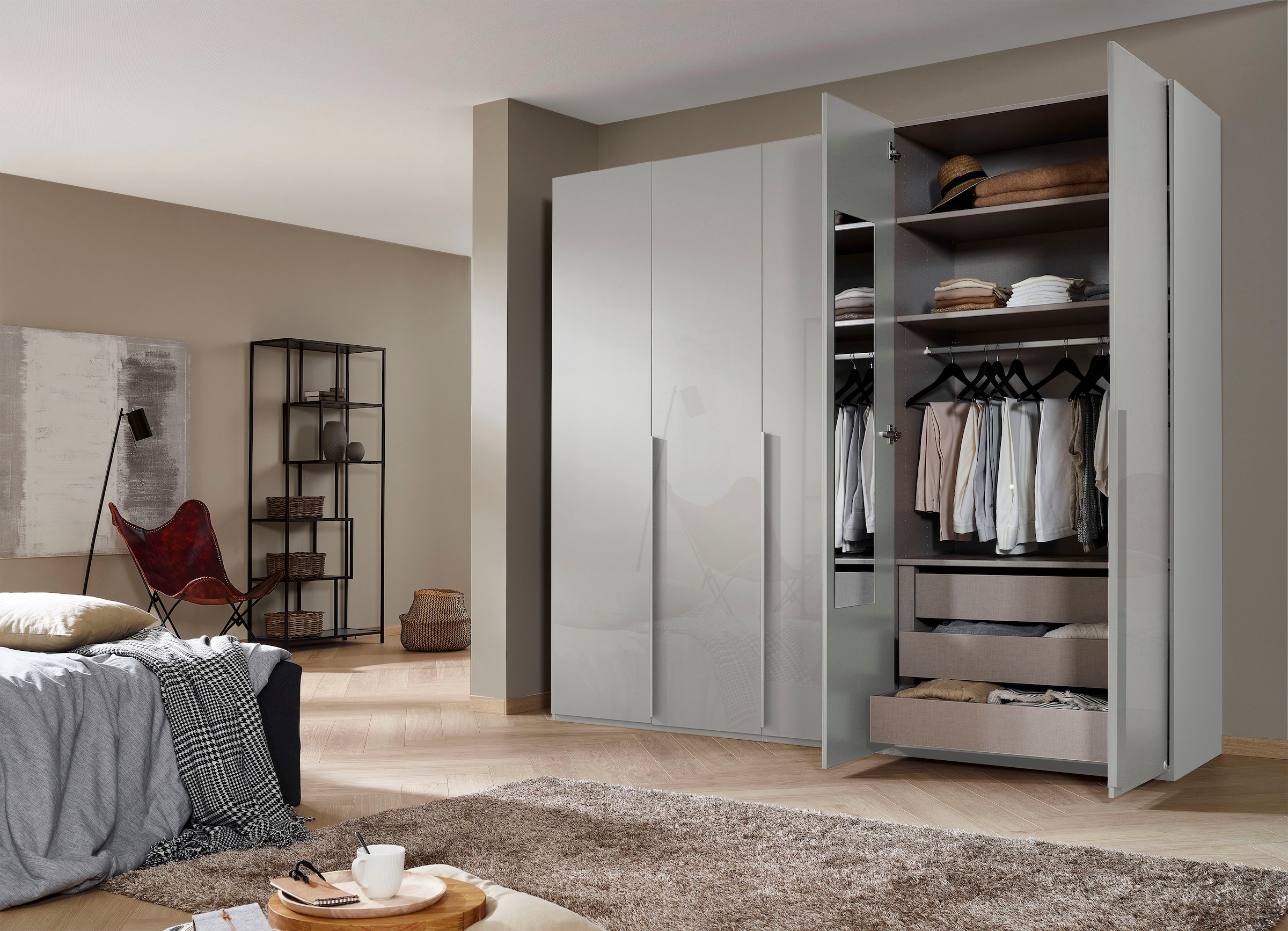 rauch Drehtürenschrank »Purisma«, mit Glasfront und umfangreicher Innenausstattung