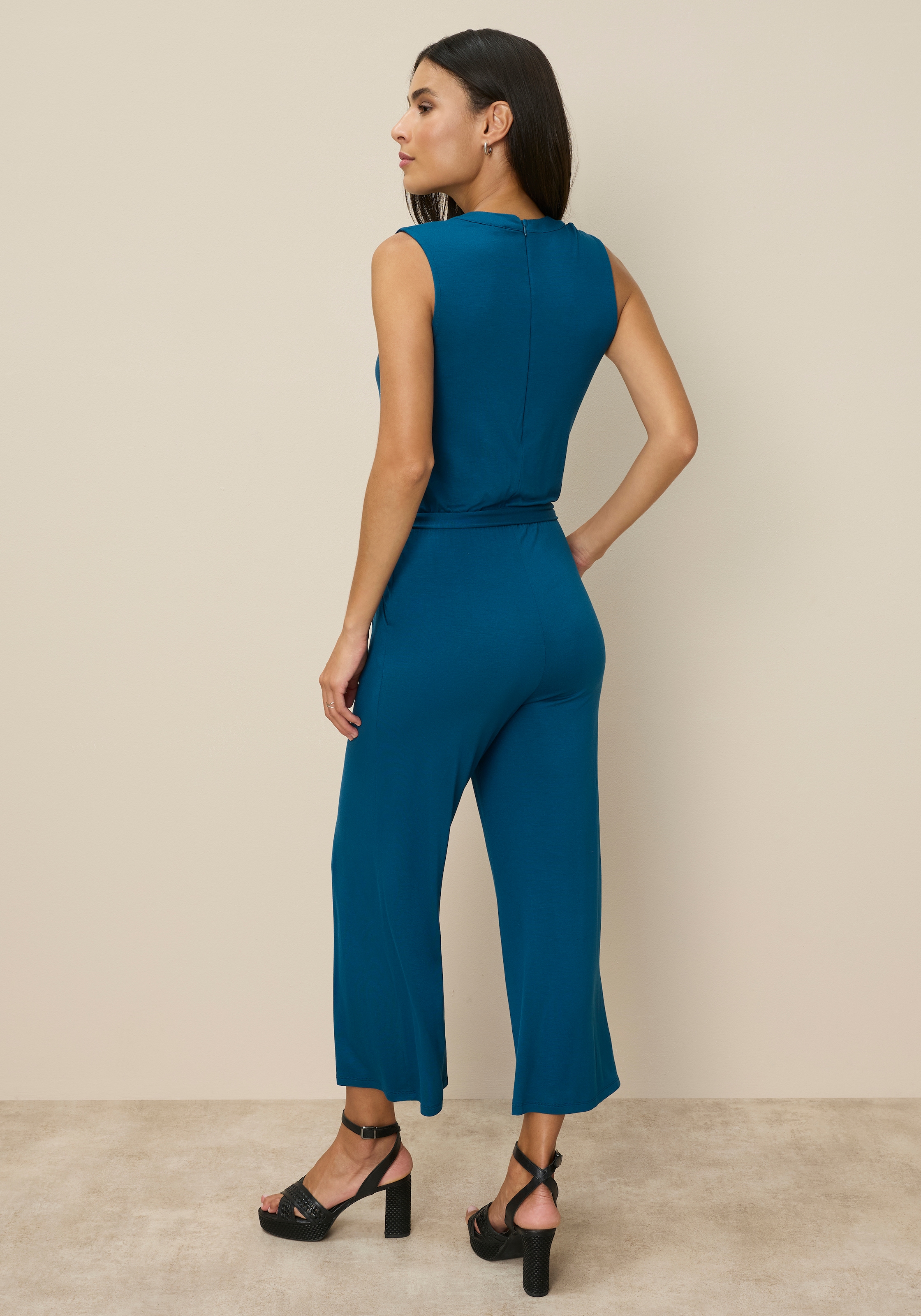 Tamaris Overall mit tailliertem Bindeband und Stehkragen