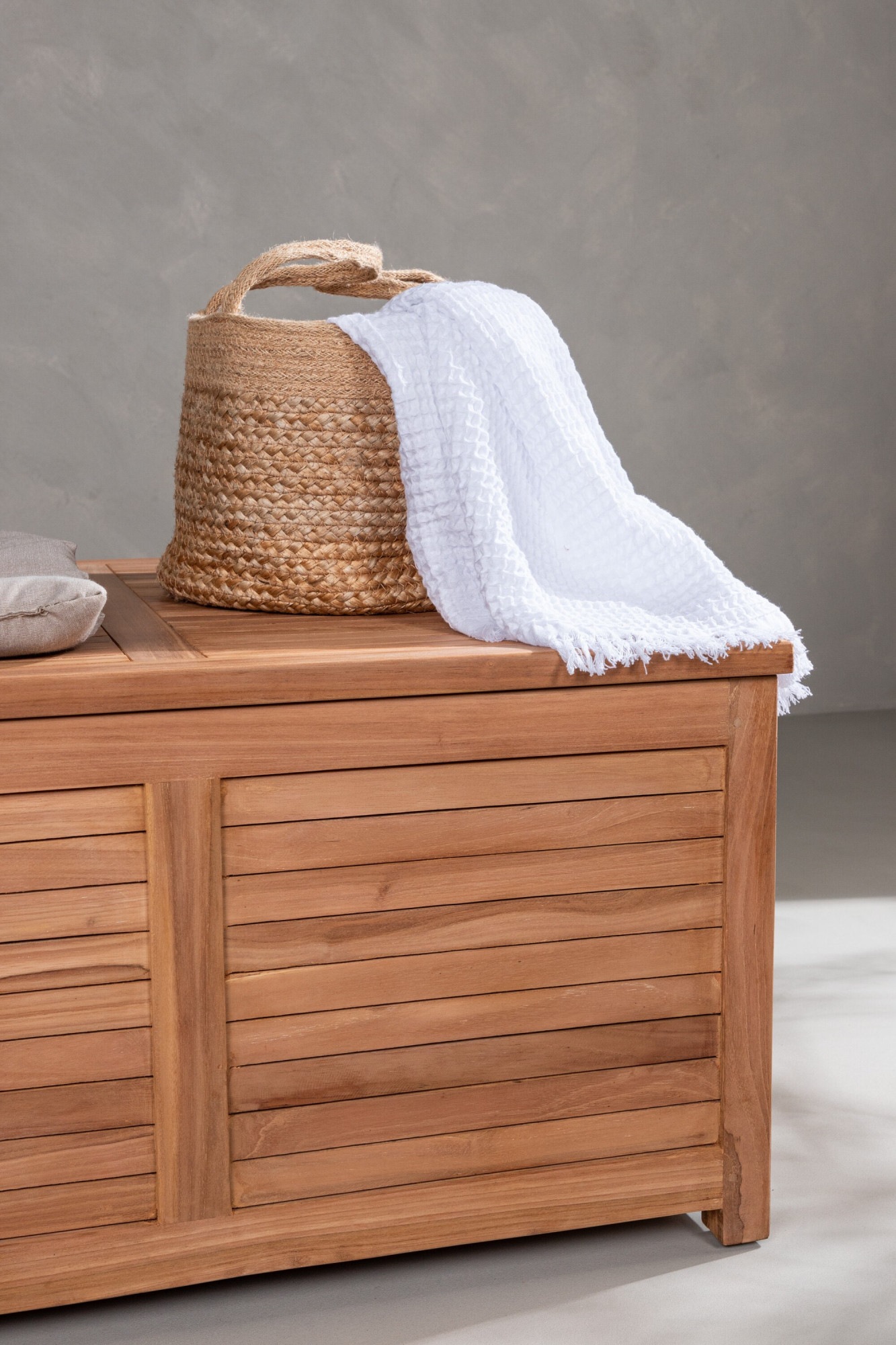 Venture Home Truhe »Trento, Teakholz-Kissenbox, belastbar bis 150 kg« Aufbewahrungsbox, Edelholz natur, witterungsbeständig, sitzfähig