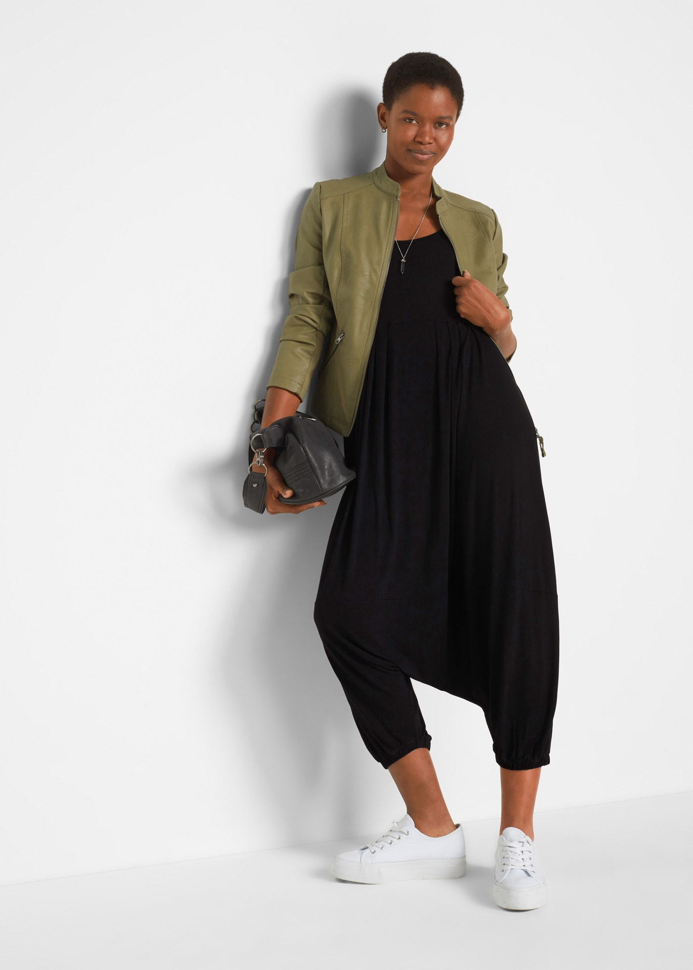 bonprix Jumpsuit »Jumpsuit mit Haremshose aus nachhaltiger Viskose« für den Alltag, Oversize-Passform, 7/8-Länge