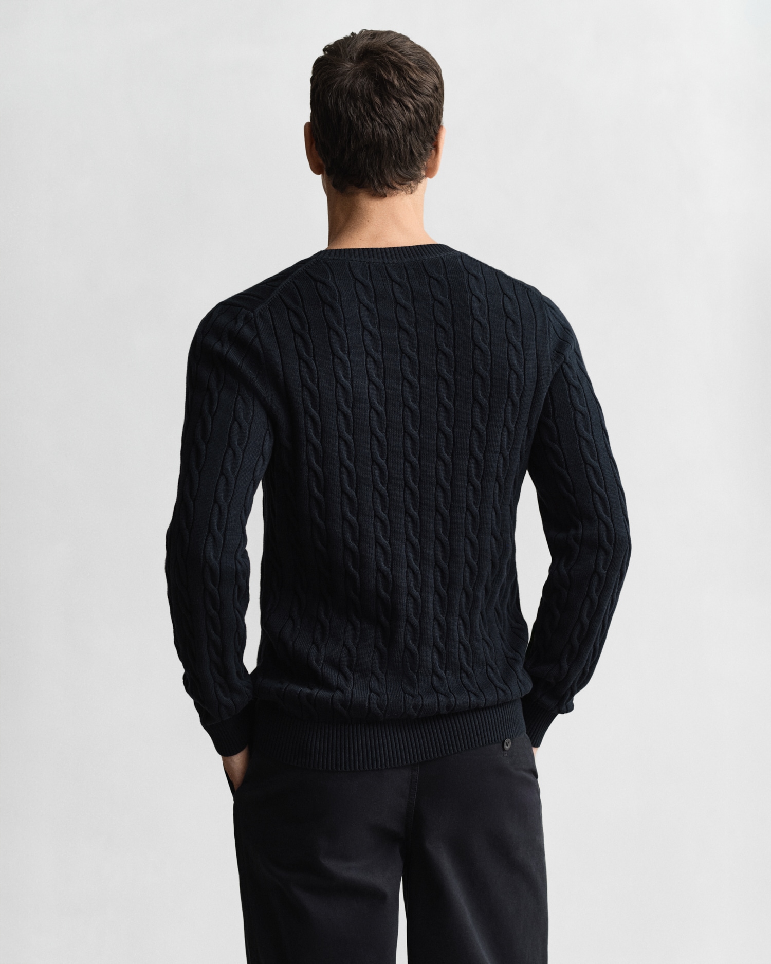 Gant Strickpullover »COTTON CABLE C-NECK« mit Wappen-Logostickerei auf der Brust