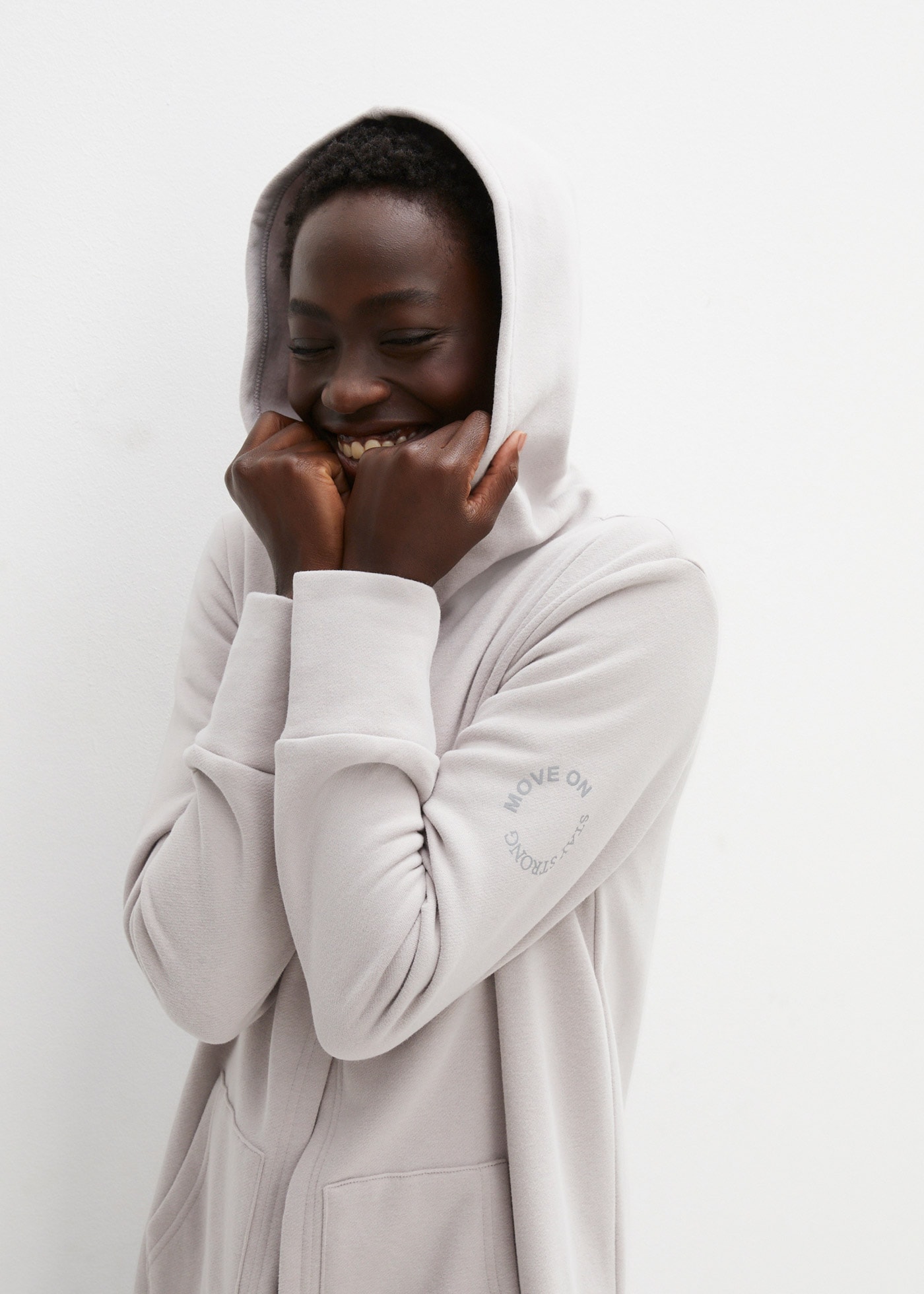 bonprix Sweatjacke »Long-Sweatjacke« mit Nahtreißverschluss, aus Baumwolle und Polyester