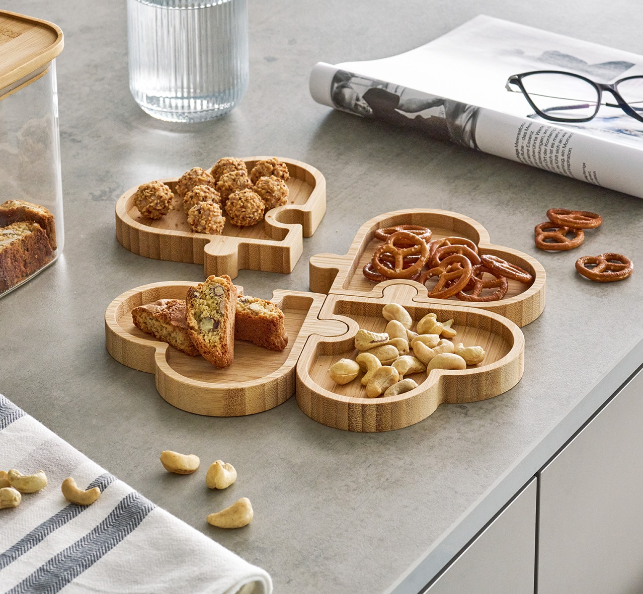 Zeller Present Snackschale »Snackteller "Hearts", Bambus, 2x 4-teiliges Set« 8 aus Bambus ca. 24x24x1,8 cm