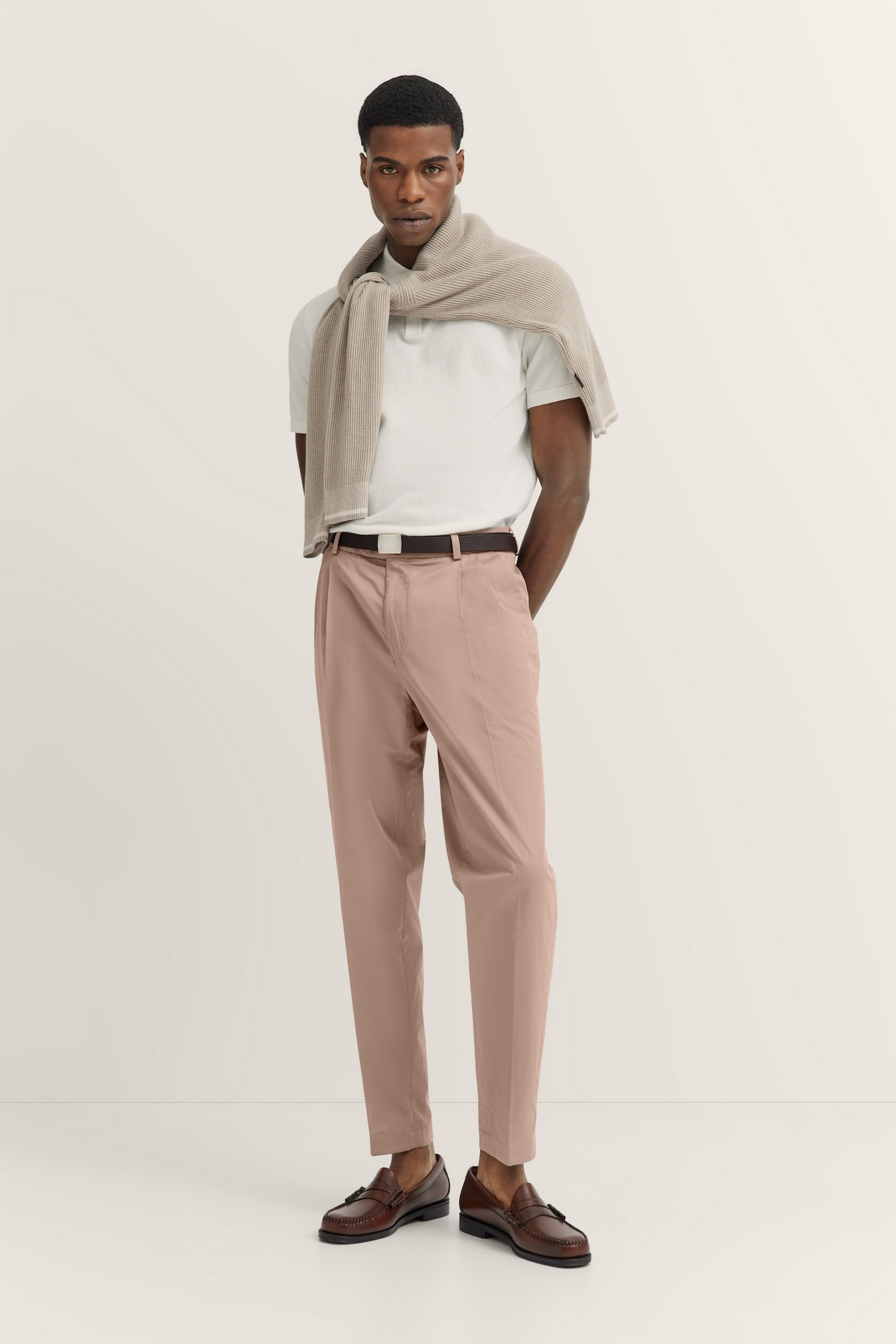 bugatti Bundfaltenhose, mit Satin-Stretch