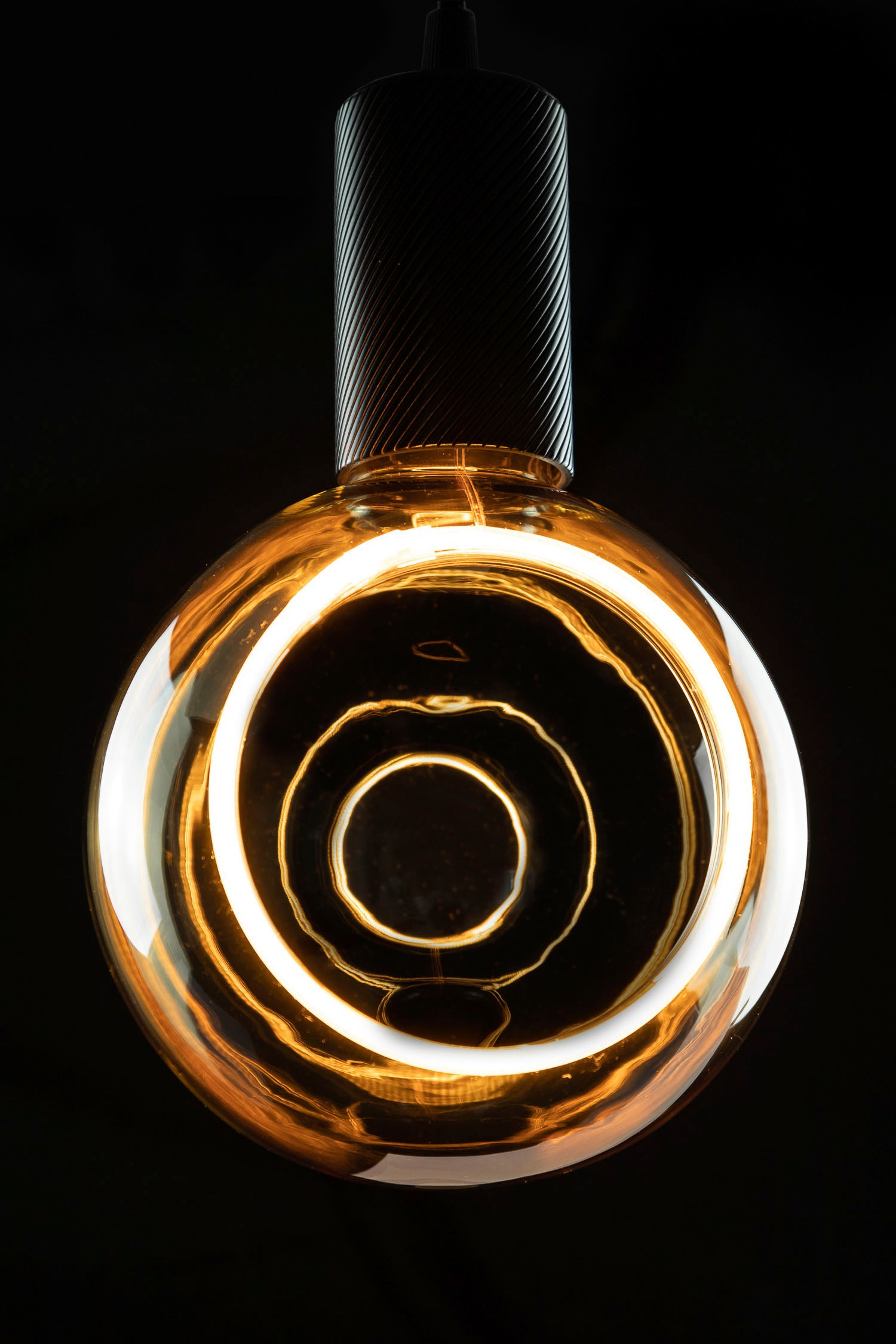 SEGULA LED-Leuchtmittel »LED Floating Globe 150 gold - 90°«, E27, 1 St., Extra-Warmweiß, LED Floating Globe 150 gold - 90°, E27, 4,5W, CRI 90, dimmbar
