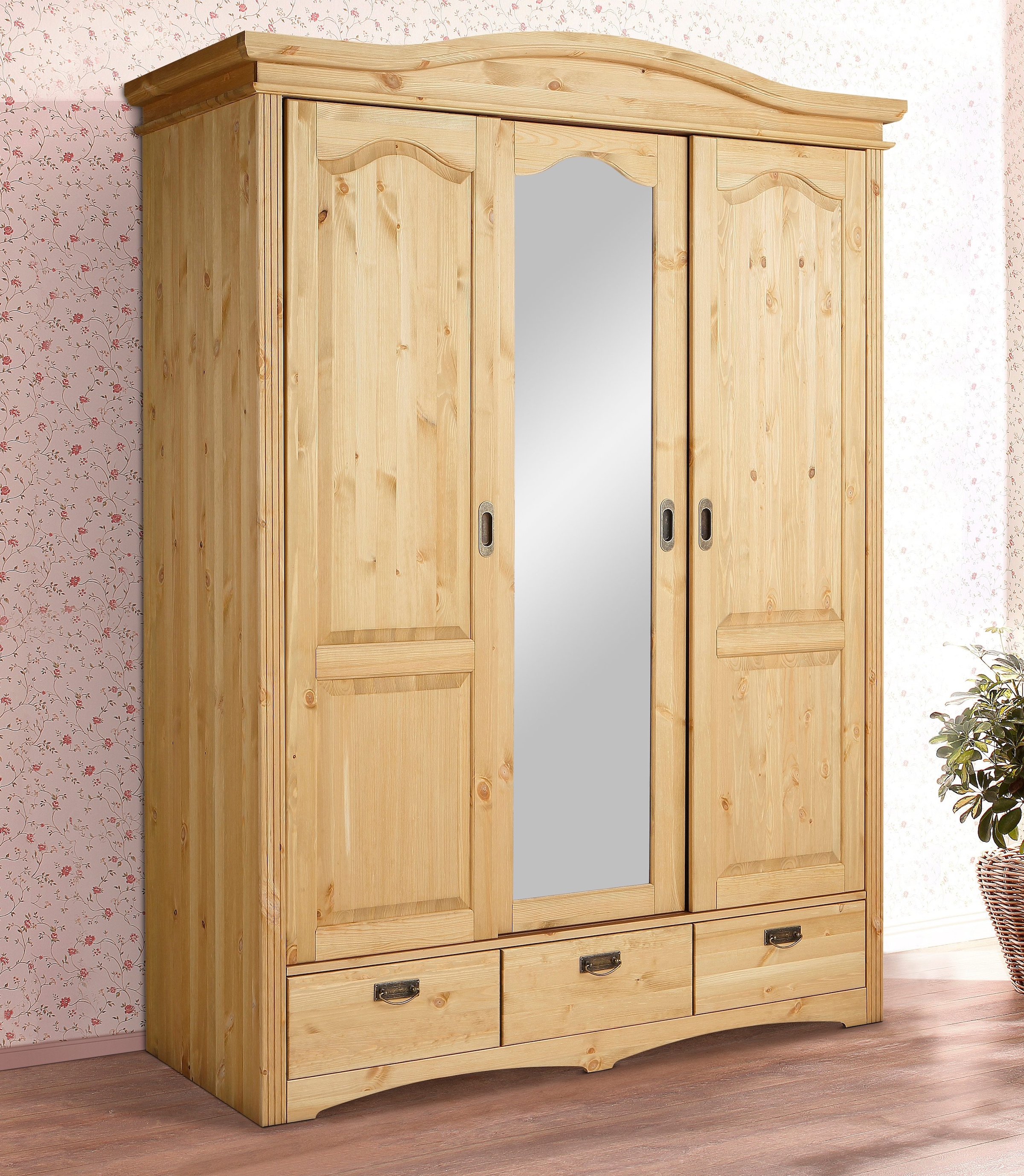 Home affaire Schiebetürenschrank »Konrad, Landhausstil, rustikal, mit Schubladen + Spiegel, Kassetten«, (3 Breiten: 153/202/249 cm H/T ca.207/64 cm), massive Kiefer, FSC®-zertifiziert, Messinggriffe, mehrere Varianten