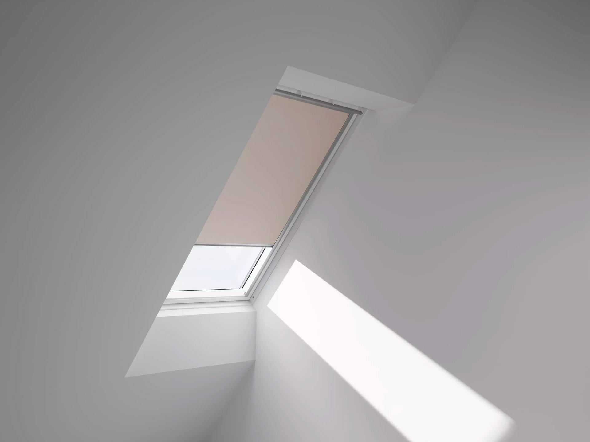 VELUX Verdunklungsrollo »DKL 4556S«, verdunkelnd, ohne Bohren, in Führungsschienen, Stoff sandbeige mit weißen Führungsschienen & Griffleiste