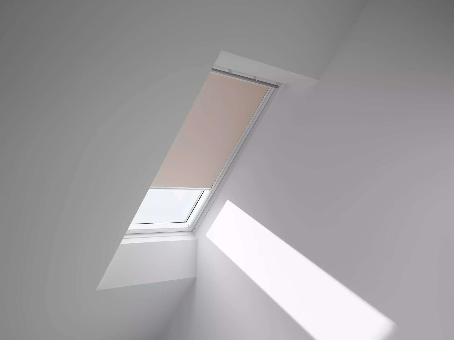 VELUX Verdunklungsrollo »DKL 4556SWL«, verdunkelnd, ohne Bohren, in Führungsschienen, Stoff sandbeige mit alufarbenen Führungsschienen & Griffleiste