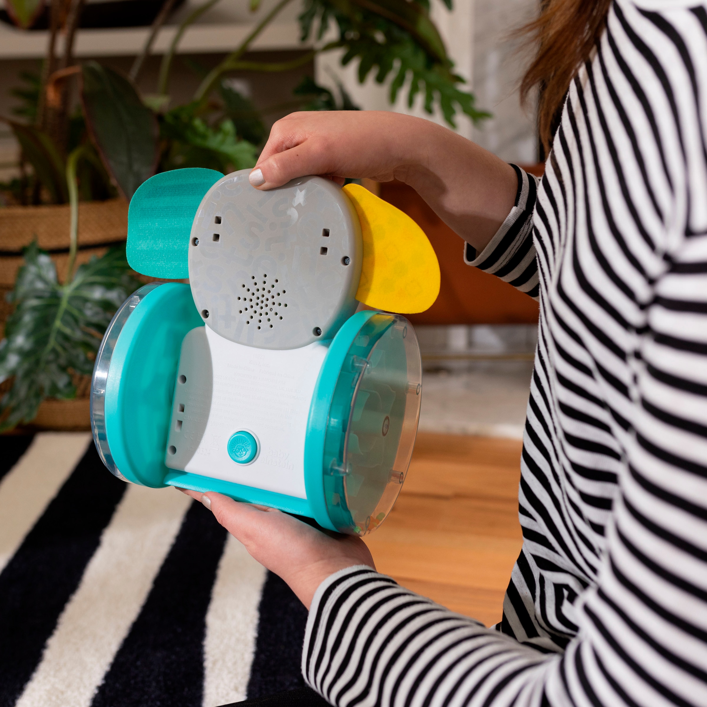Baby Einstein Lernspielzeug »Chase & Tap Earl Interactive Crawling Toy«