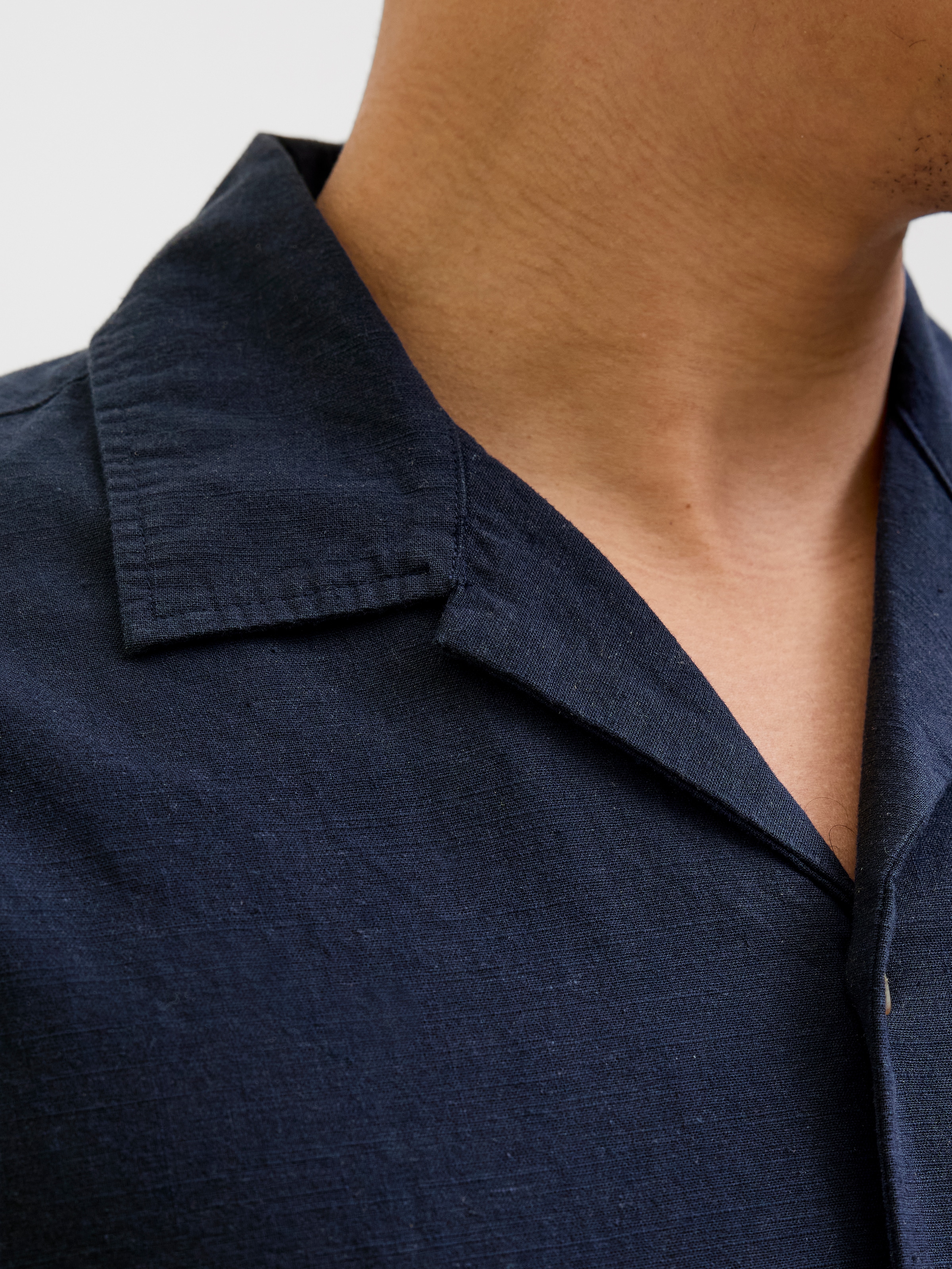 Jack & Jones Kurzarmhemd »JJESUMMER RESORT SHIRT SS SN«, mit Resort Kragen
