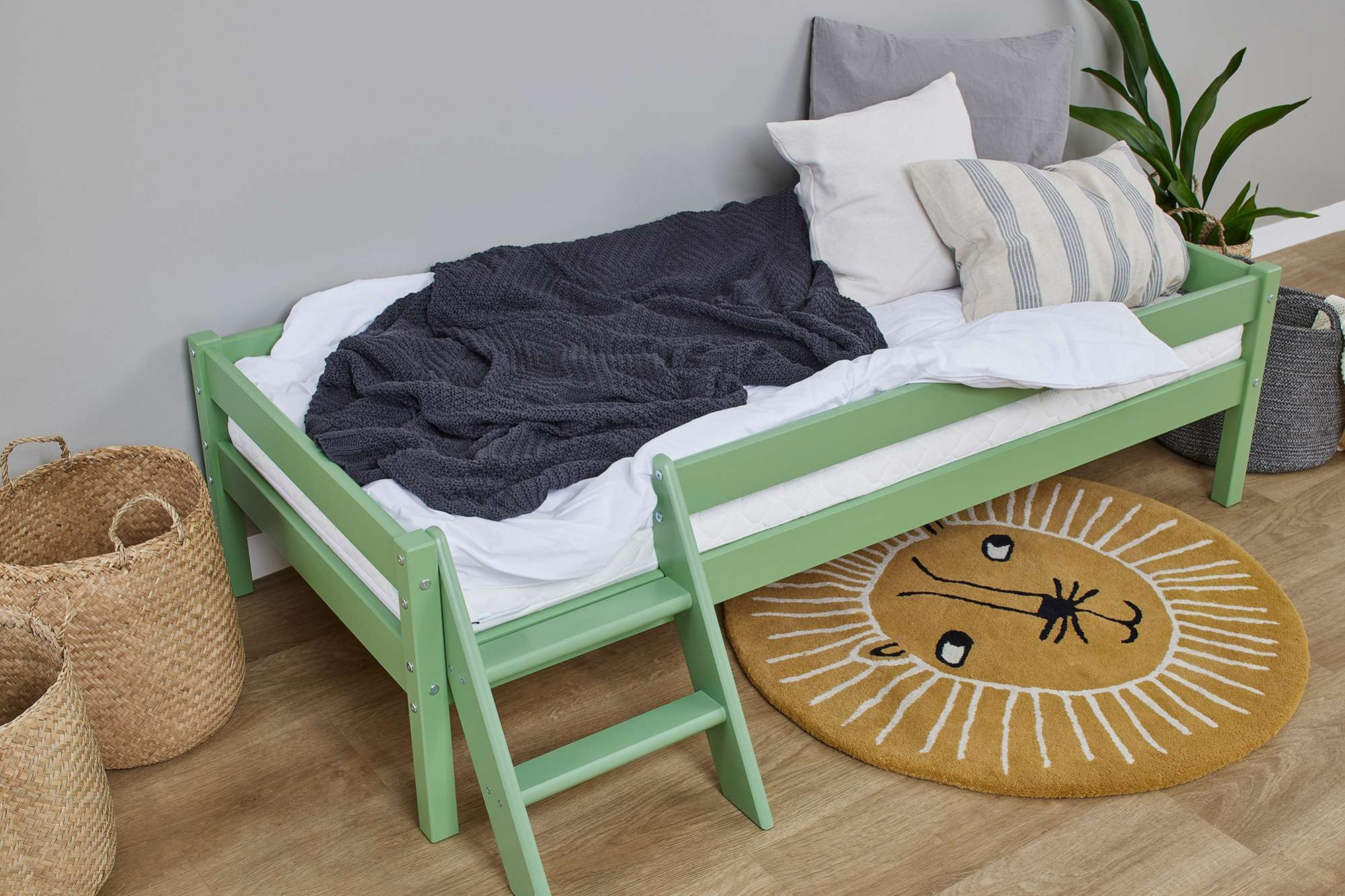 Lüttenhütt Jugendbett »ECO One«, Kinderbett mit Rausfallschutz und Leiter, 3 Farben/Matratze wählbar