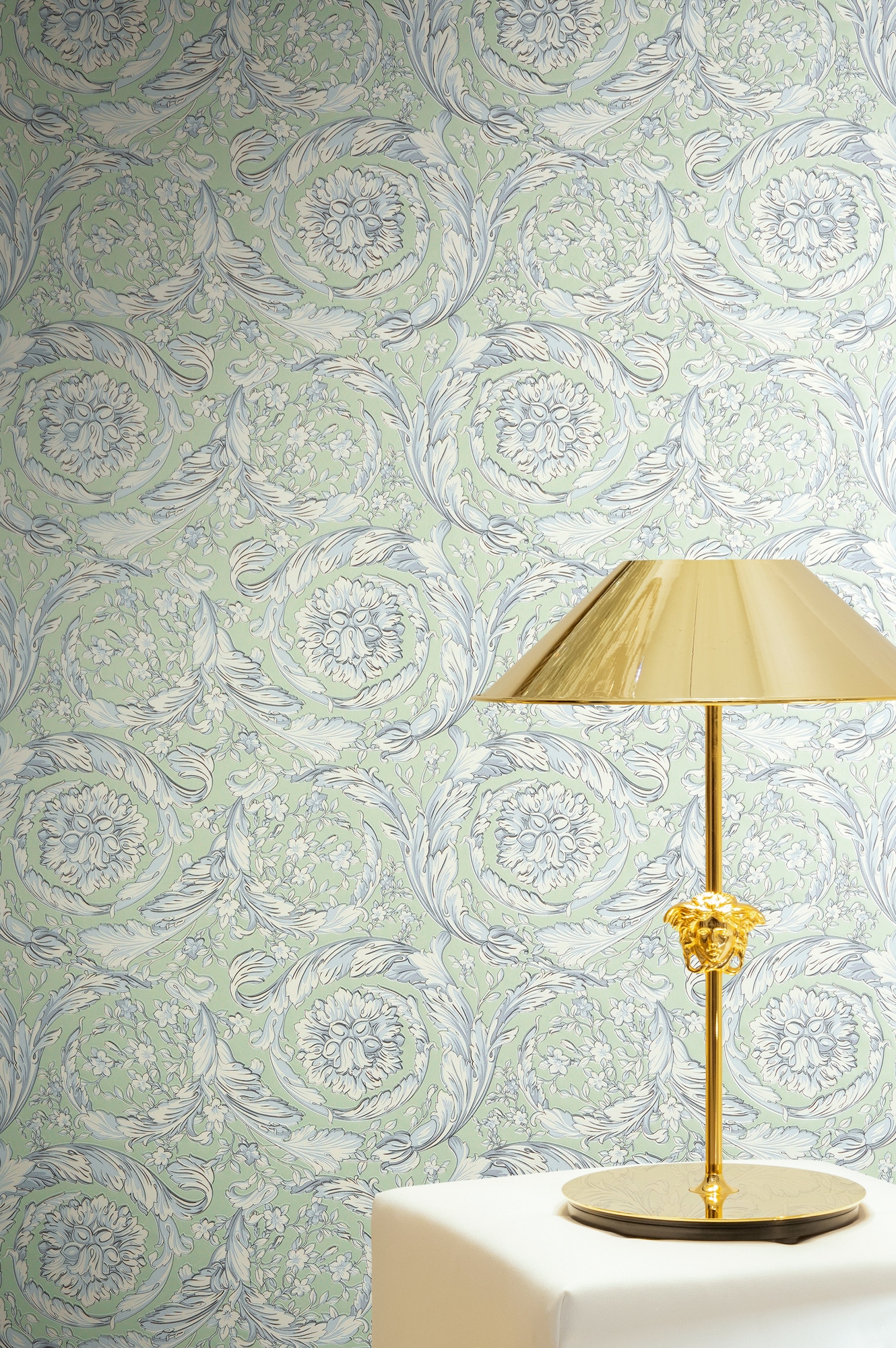 Versace Vliestapete »Versace 6 Barocco –« 3D-Optik | Barock | Motiv geprägt Neo-klassisches Rankenmuster mit Glanz & strukturierter Prägung