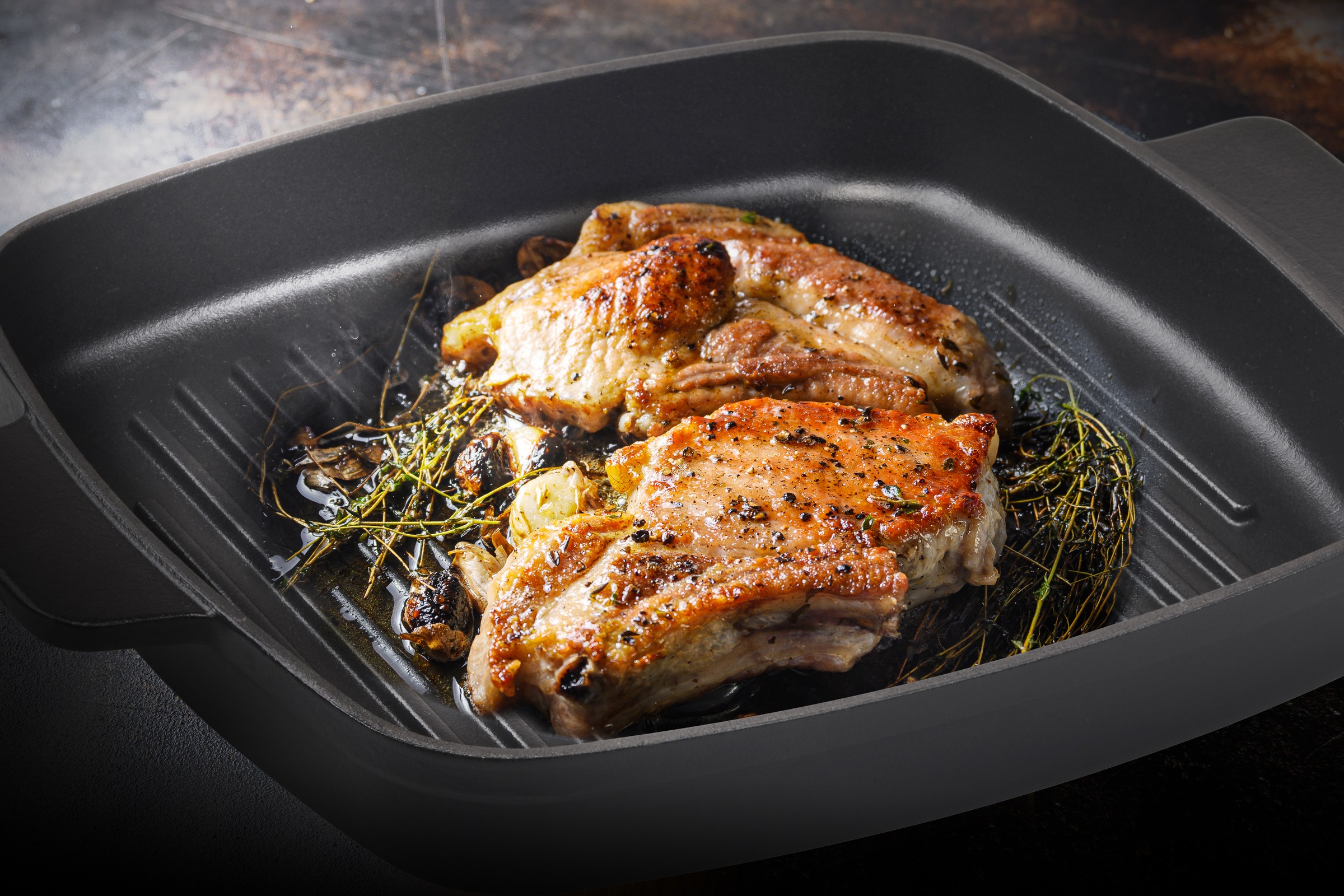 Hanseatic Grillpfanne »hanseatic« Gusseisen 2 Stk. tlg. inkl. Steakpresse und Griffschutz für Induktion