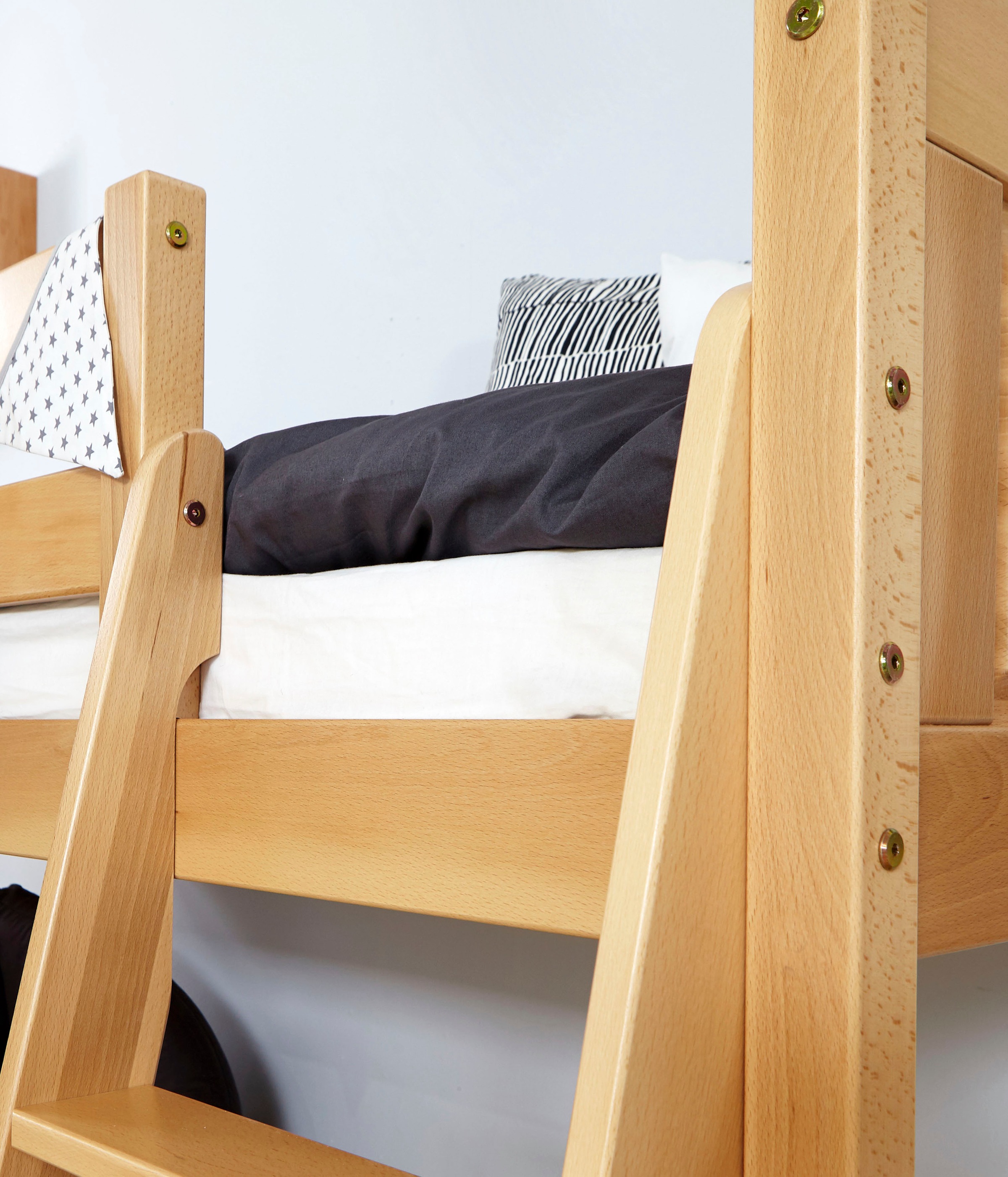 Ticaa Hochbett »Eric«, mit Rollrost wahlweise mit Matratze, Buche