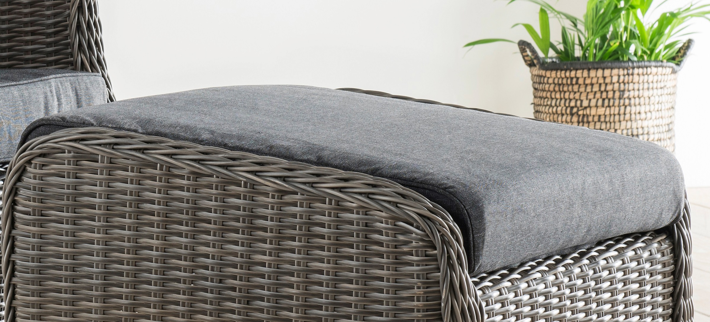 Destiny Gartenlounge-Set »CASA RELAX CASA«, (4 tlg., 1x Sessel, 1x Fußhocker, inkl. Auflagen), Aluminium, Polyrattan
