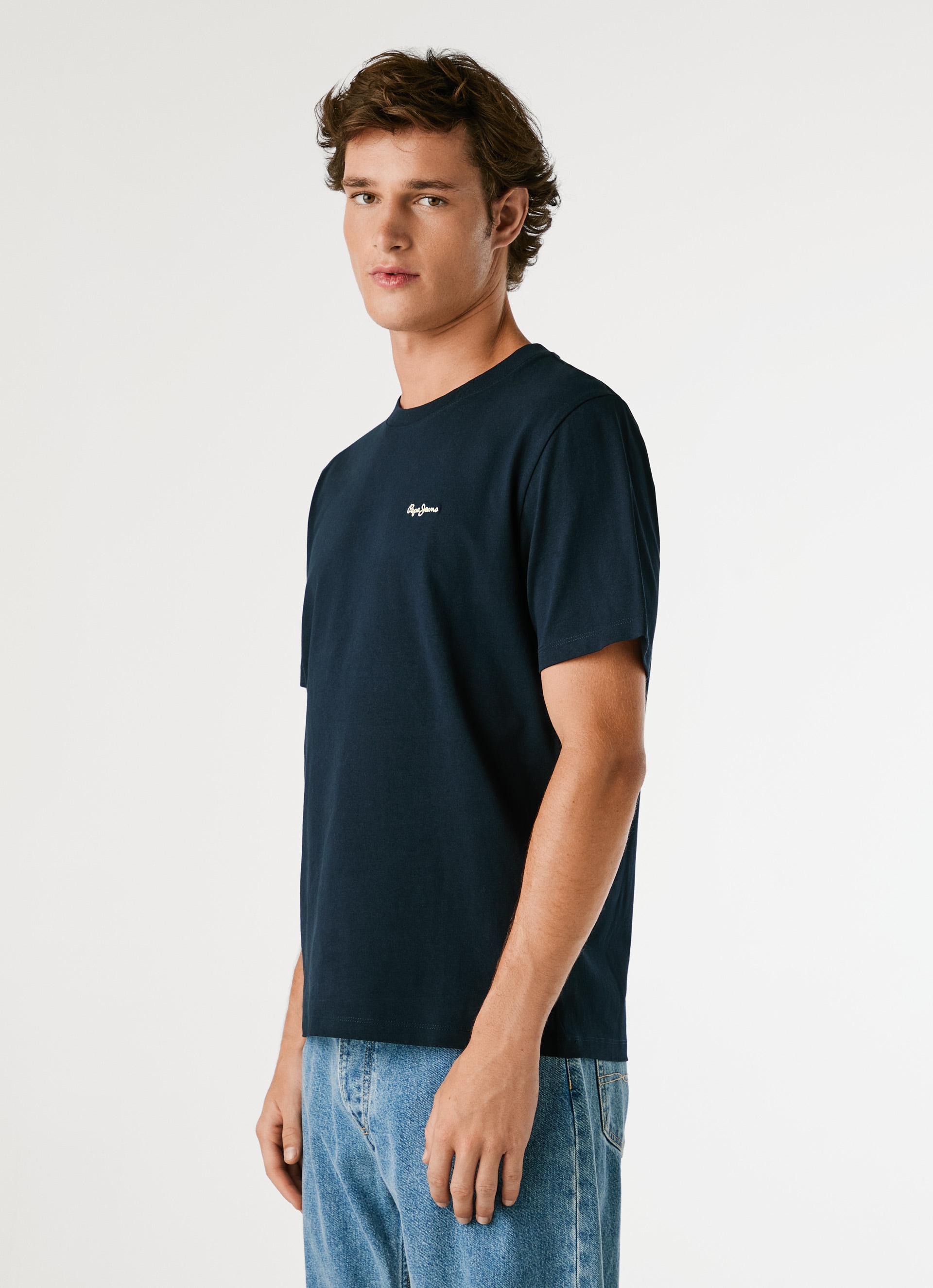 Pepe Jeans T-Shirt »CONTRAST CONNOR« mit Rundhals und gesticktem Logo