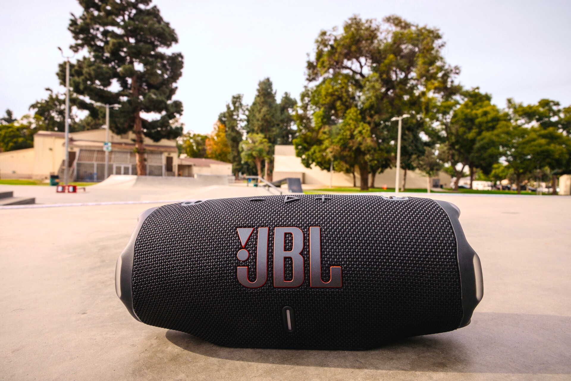 JBL Bluetooth-Lautsprecher »CHARGE 6«, wasserdicht und stoßfest