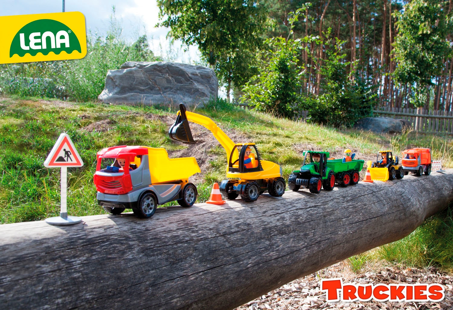 Lena® Spielzeug-Traktor »Truckies« mit Anhänger; inklusive Spielfigur; Made in Europe