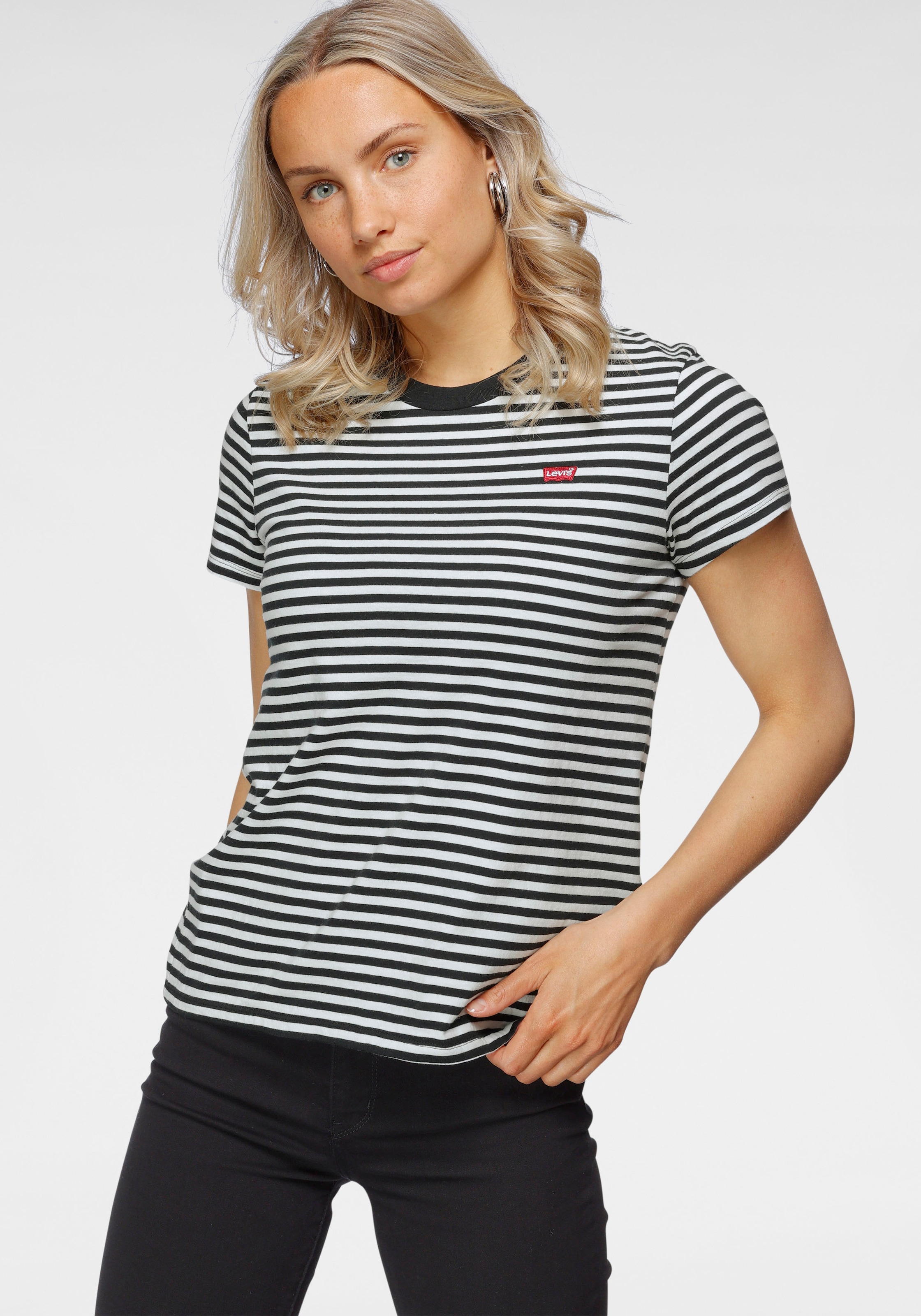 Levi's® T-Shirt »The perfect Tee«, mit kleiner Logo-Stickerei