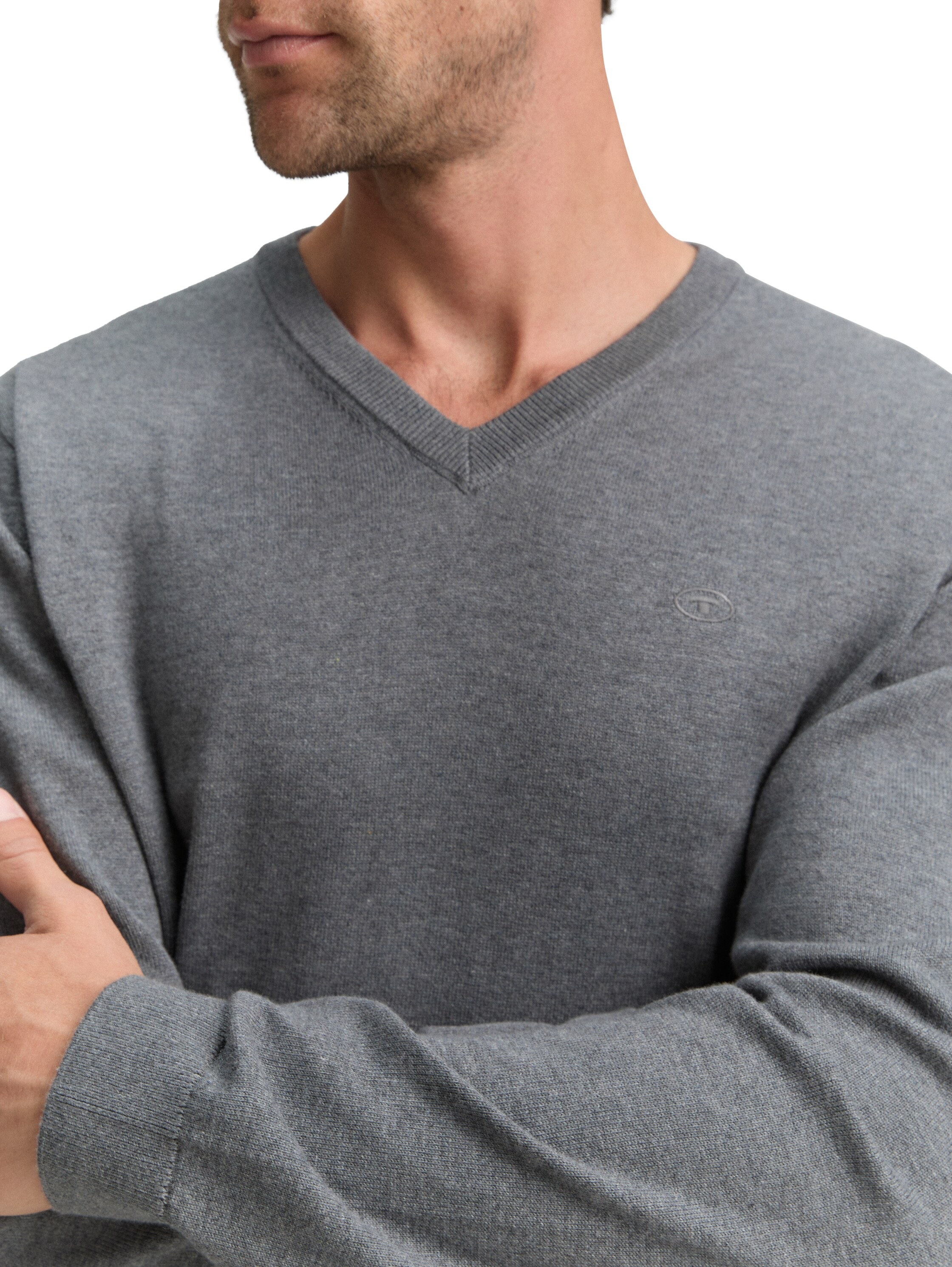 TOM TAILOR V-Ausschnitt-Pullover, mit kleiner Logo-Stickerei