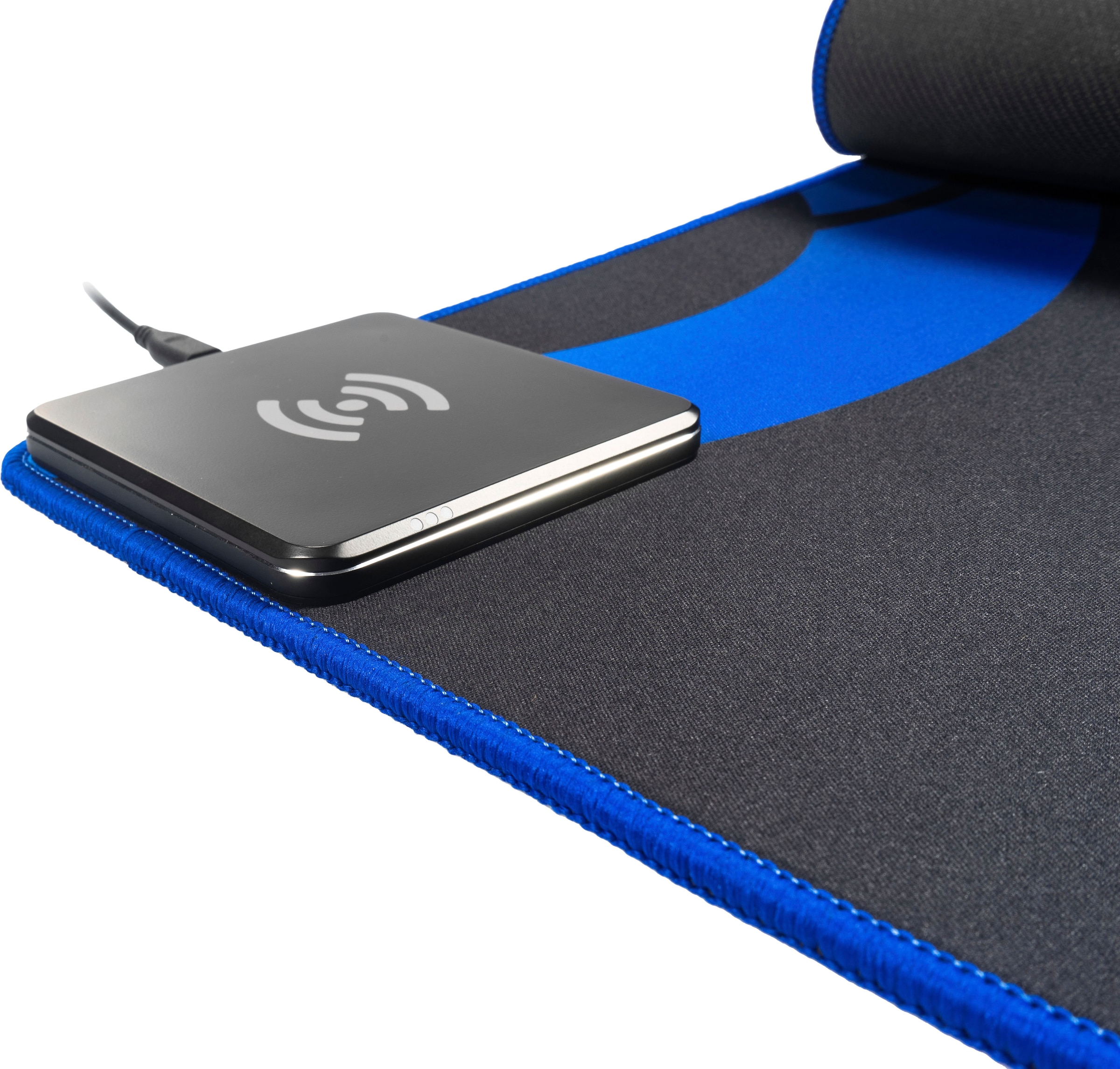 Hyrican Mauspad »Striker Qi Mauspad ST-MP15 inkl. 10W QI-Charger Micro-USB« integriertes kabelloses Ladegerät