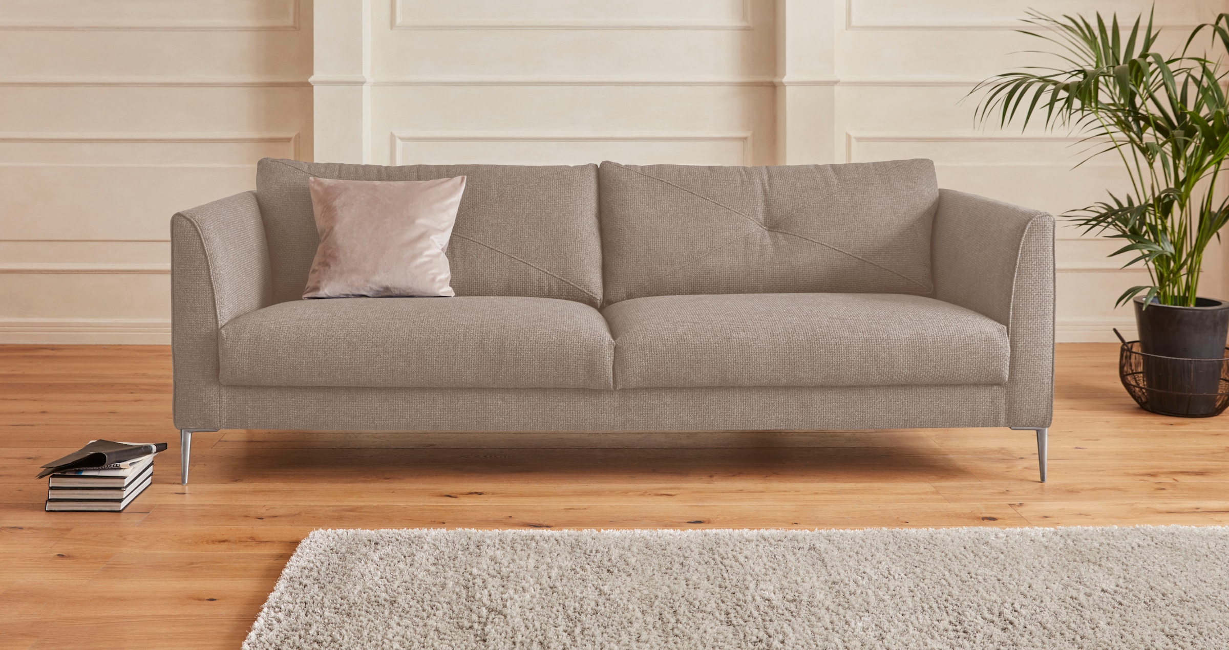 TRENDMANUFAKTUR 2,5-Sitzer »Chilltime, elegant und bequem, Komfortsitzhöhe 46cm, Breite 237cm«, mit eleganter Kreuznaht in den Rückenkissen, Breite 237 cm