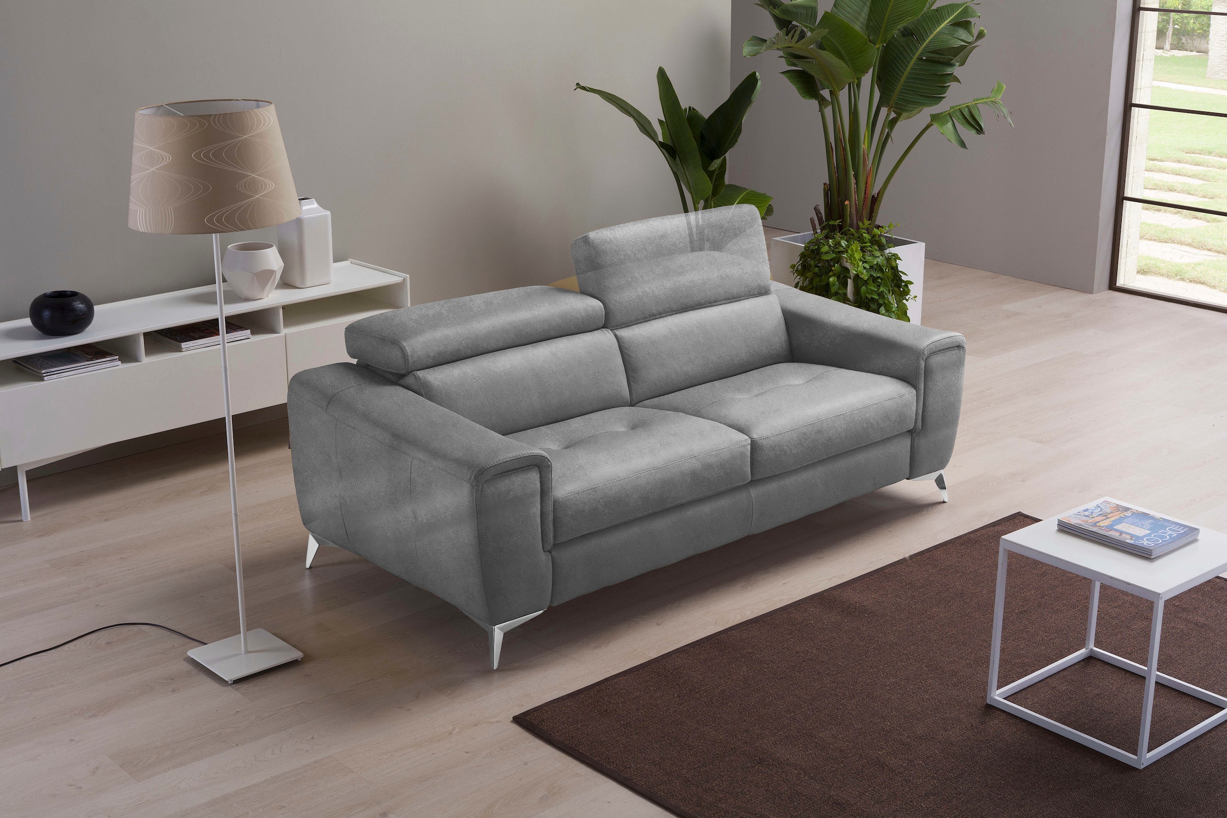 Egoitaliano 2,5-Sitzer »Francine, Designsofa, Loungesofa, Breite 213 cm, Fußfarbe chrom«, Designfuß, Luxus-Microfaser Lederoptik, steingrau